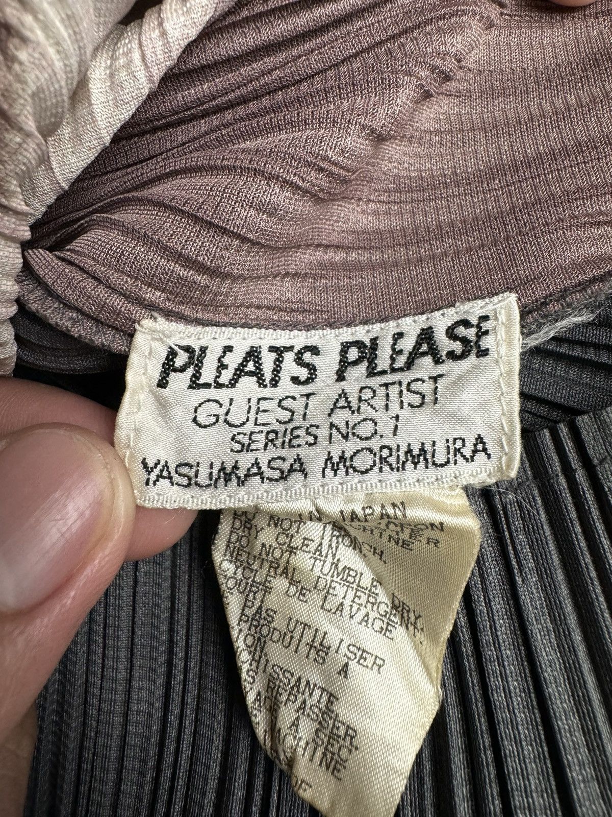 Issey Miyake 1996 Pleats Please Guest Artist No. 1 “Yasumasa Morimura” Size L / US 10 / IT 46 - 9 Thumbnail