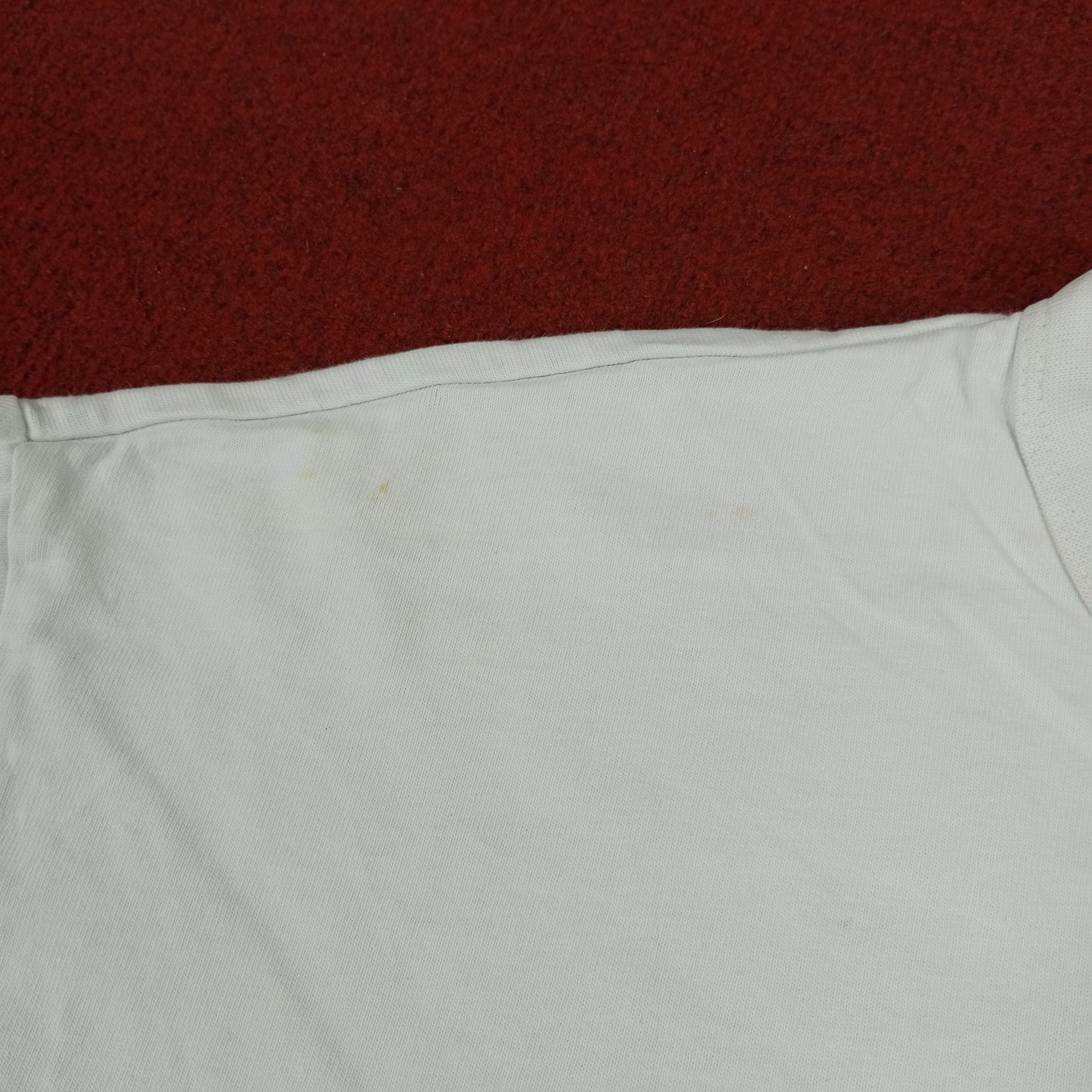 GU × Japanese Brand × Undercover GU X Undercover Japanese Brand Designer Tshirt Size US XL / EU 56 / 4 - 16 Thumbnail