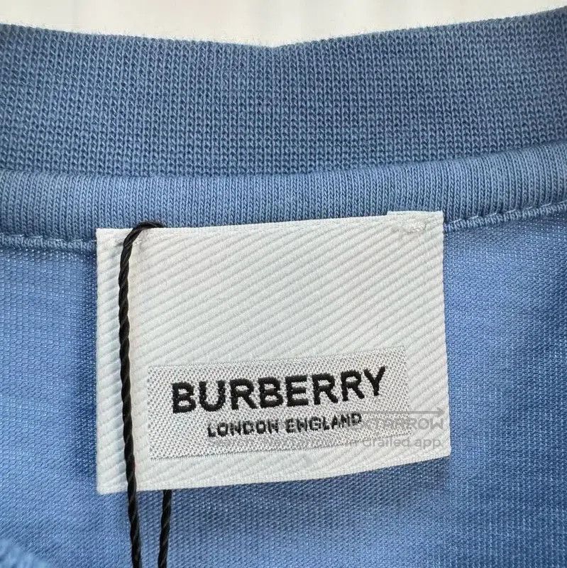 Burberry Burberry Logo Short Sleeve T-Shirt in Sky Blue. Size L / US 10 / IT 46 - 5 Thumbnail