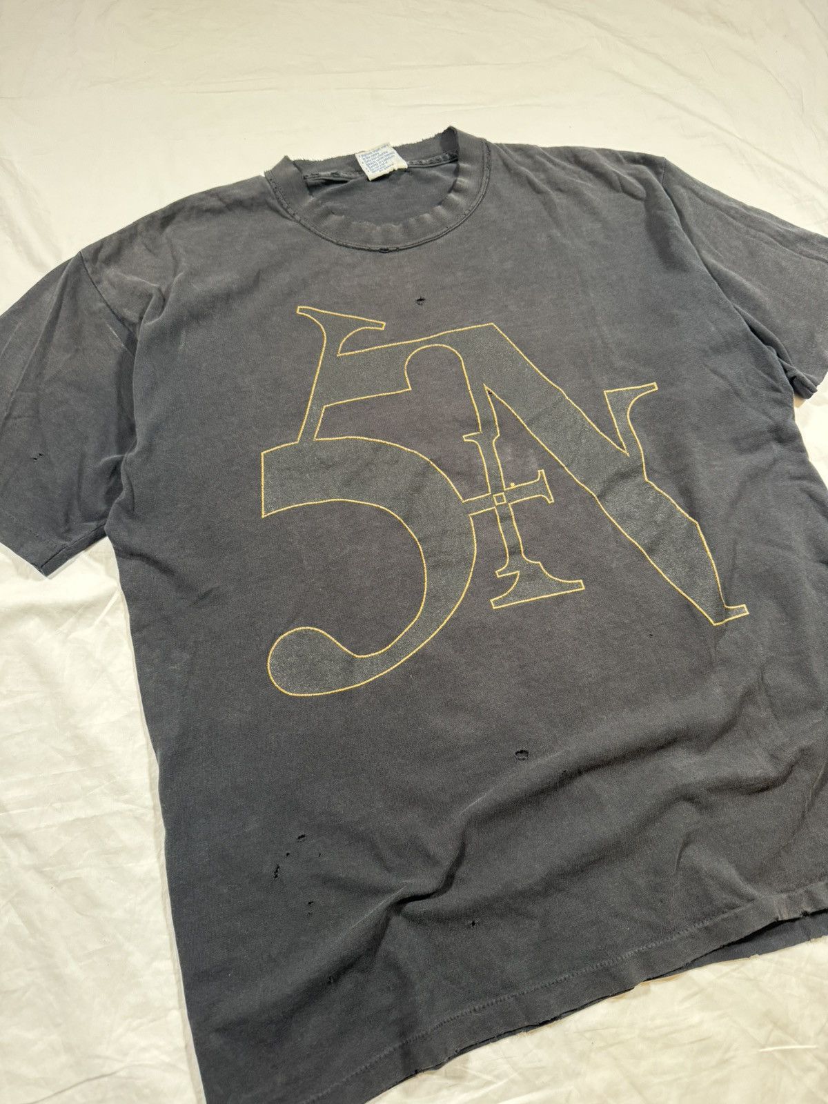 Band Tees Vintage Rare 90s Nine Inch Nails Sin Thrashed Faded Band Tee Size US XL / EU 56 / 4 - 2 Thumbnail