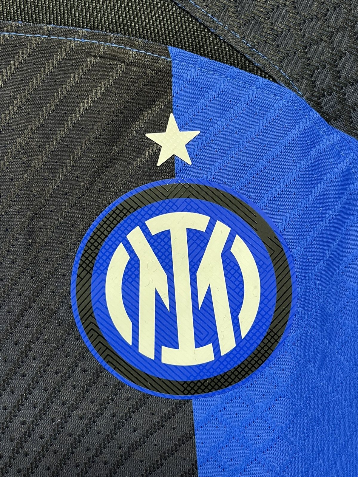 Nike AUTHENTIC Inter Milan 2022 2023 home soccer kit jersey Size US L / EU 52-54 / 3 - 4 Thumbnail