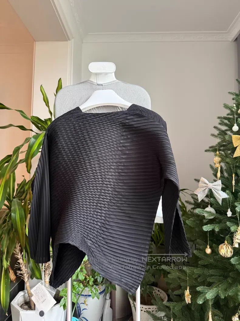 Issey Miyake Issey Miyake Main line black fish scale coat Size M / US 6-8 / IT 42-44 - 7 Thumbnail