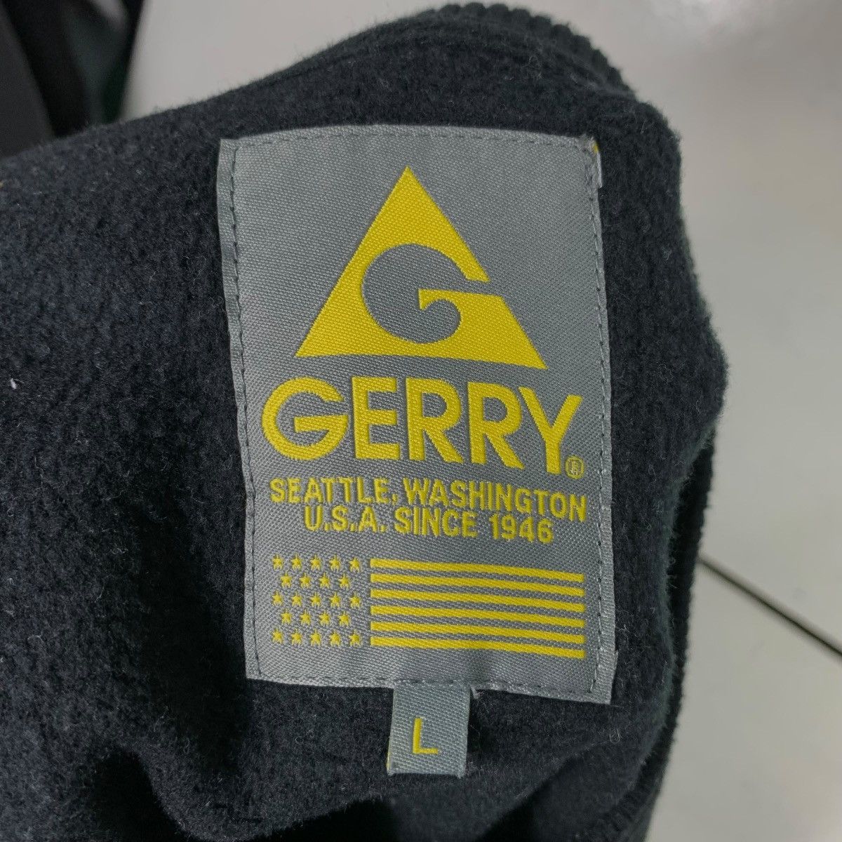 Other GERRY Spellout Big Logo Colorblock Sweatshirts #0764-C35 Size US L / EU 52-54 / 3 - 15 Thumbnail