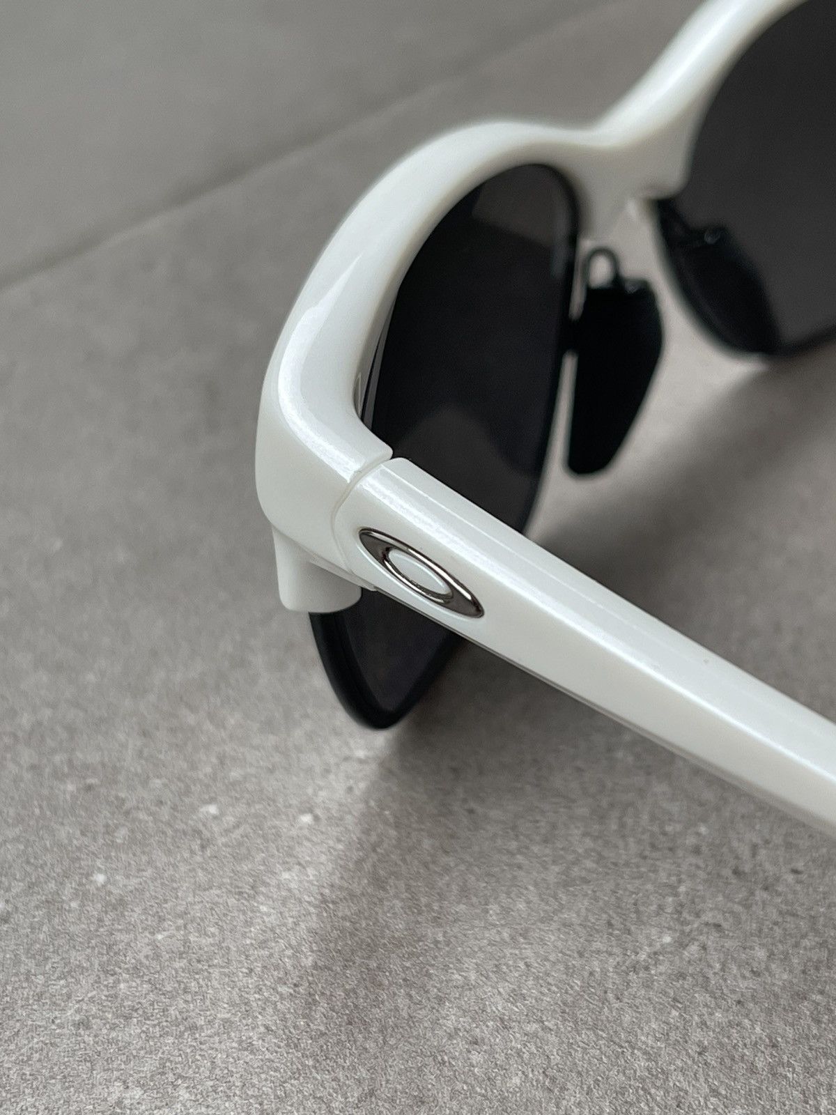 Oakley Oakley OO9204-05 "RSVP" White Black Sunglasses Size ONE SIZE - 7 Thumbnail