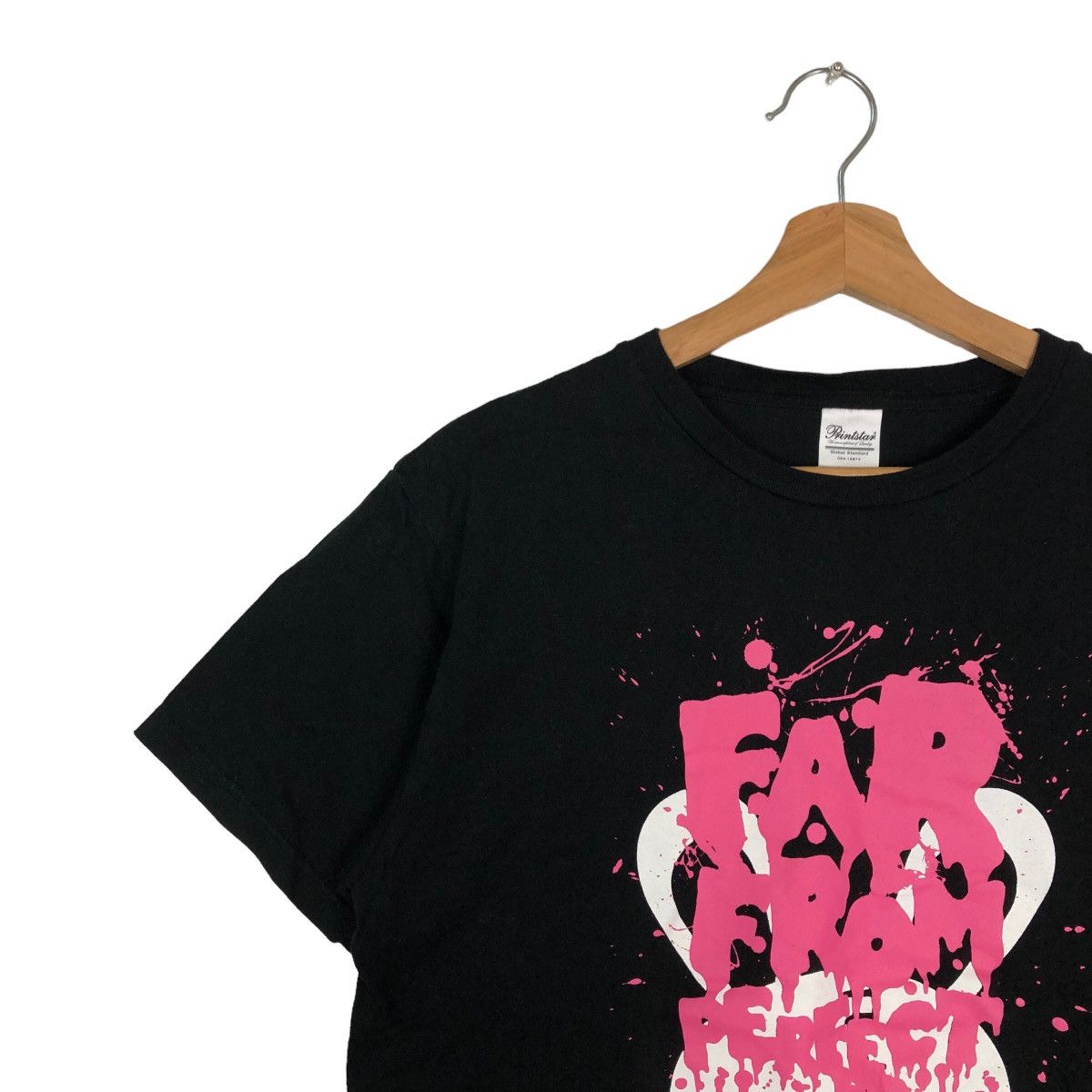 Hysteric Glamour FAR FROM PERFECT SPELL OUT BIG LOGO TEE PUNK DESIGN Size US L / EU 52-54 / 3 - 6 Thumbnail