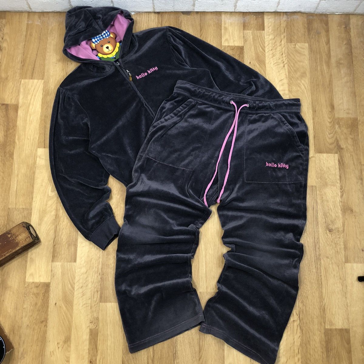 Humor Very Rare Distressed Denim Hello Kitty Cat Y2K JNCO 90S Fade ...