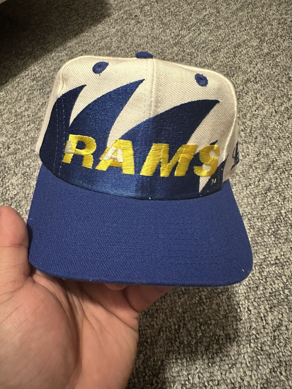 Vintage NFL Los Angeles Rams Logo Athletic Sharktooth Snapback Hat – 