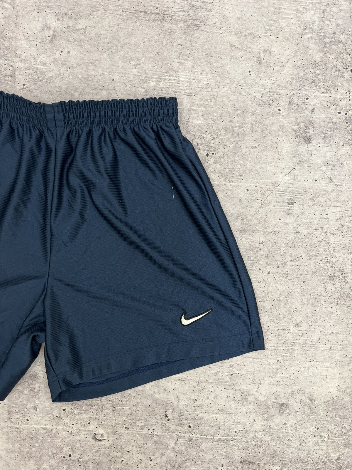 Nike 🩸RARE🩸Nike Vintage Distressed Y2K Shorts Size US 32 / EU 48 - 3 Thumbnail