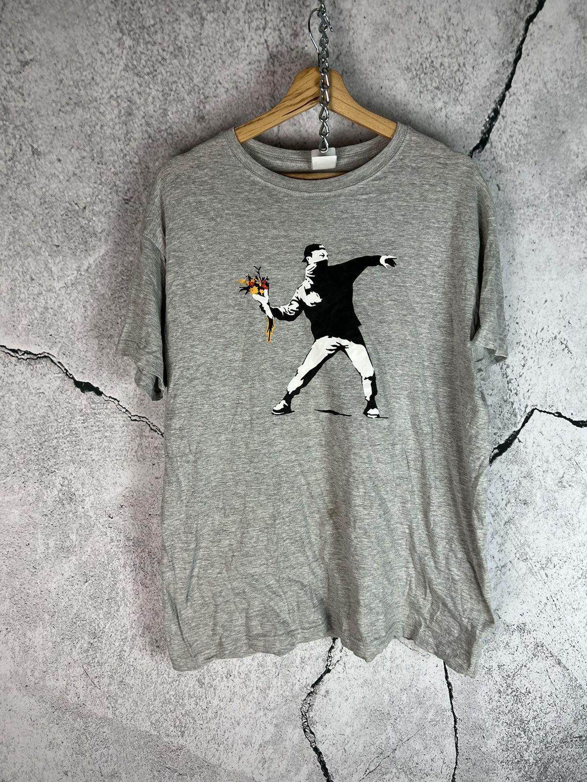 Vintage Vintage Banksy Flower Thrower Tee Size US L / EU 52-54 / 3 - 1 Thumbnail