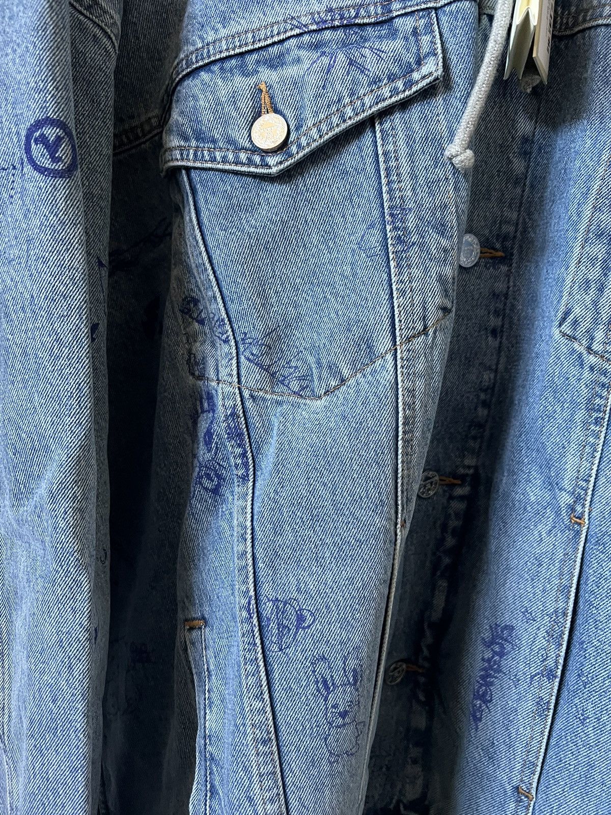 Vetements Vetements Scribbled Denim Jacket Hoodie Size US L / EU 52-54 / 3 - 8 Thumbnail