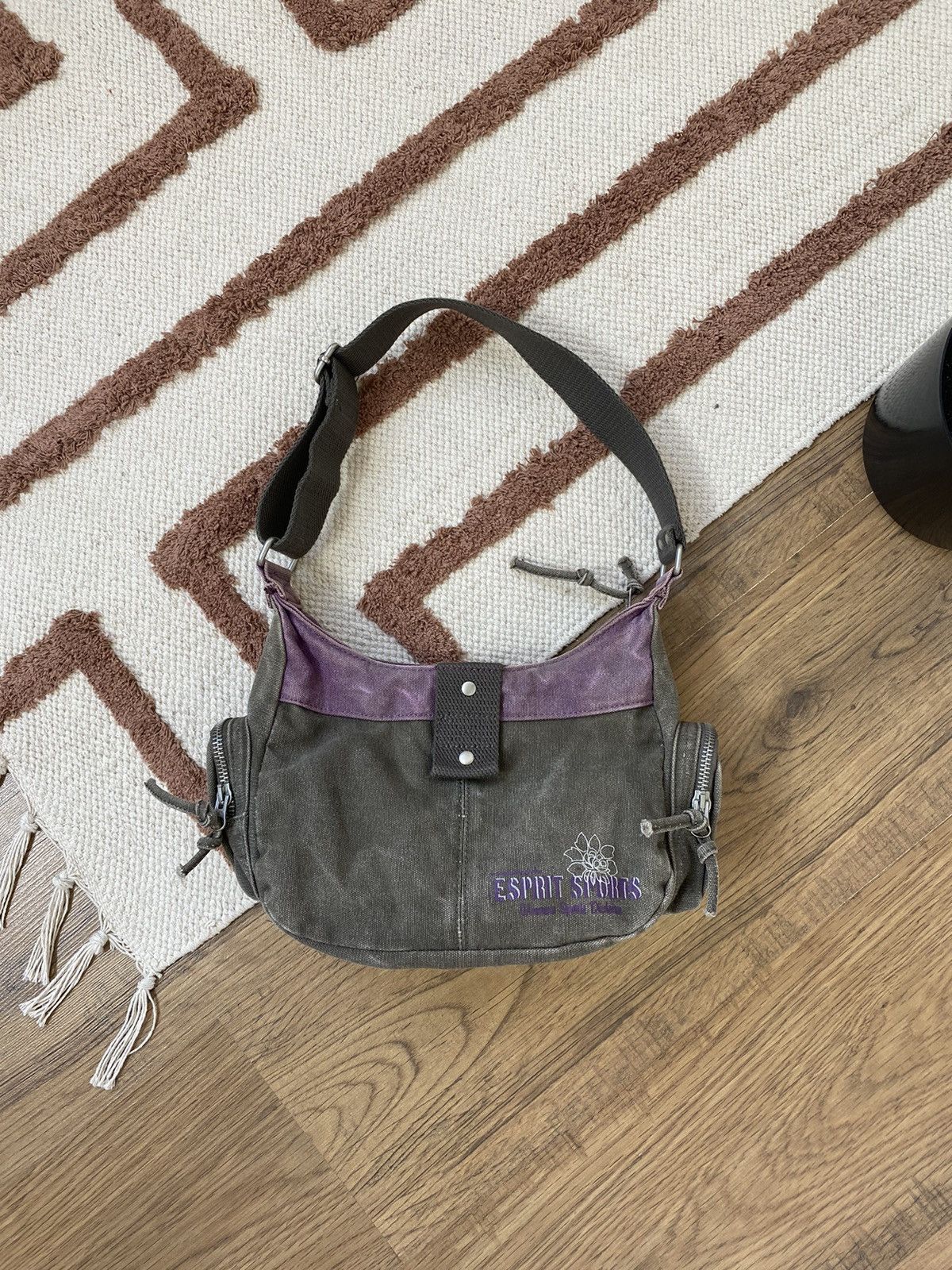 Esprit MULTIPOCKET ESPIRIT DISTRESSED HAND BAG Size ONE SIZE - 1 Thumbnail