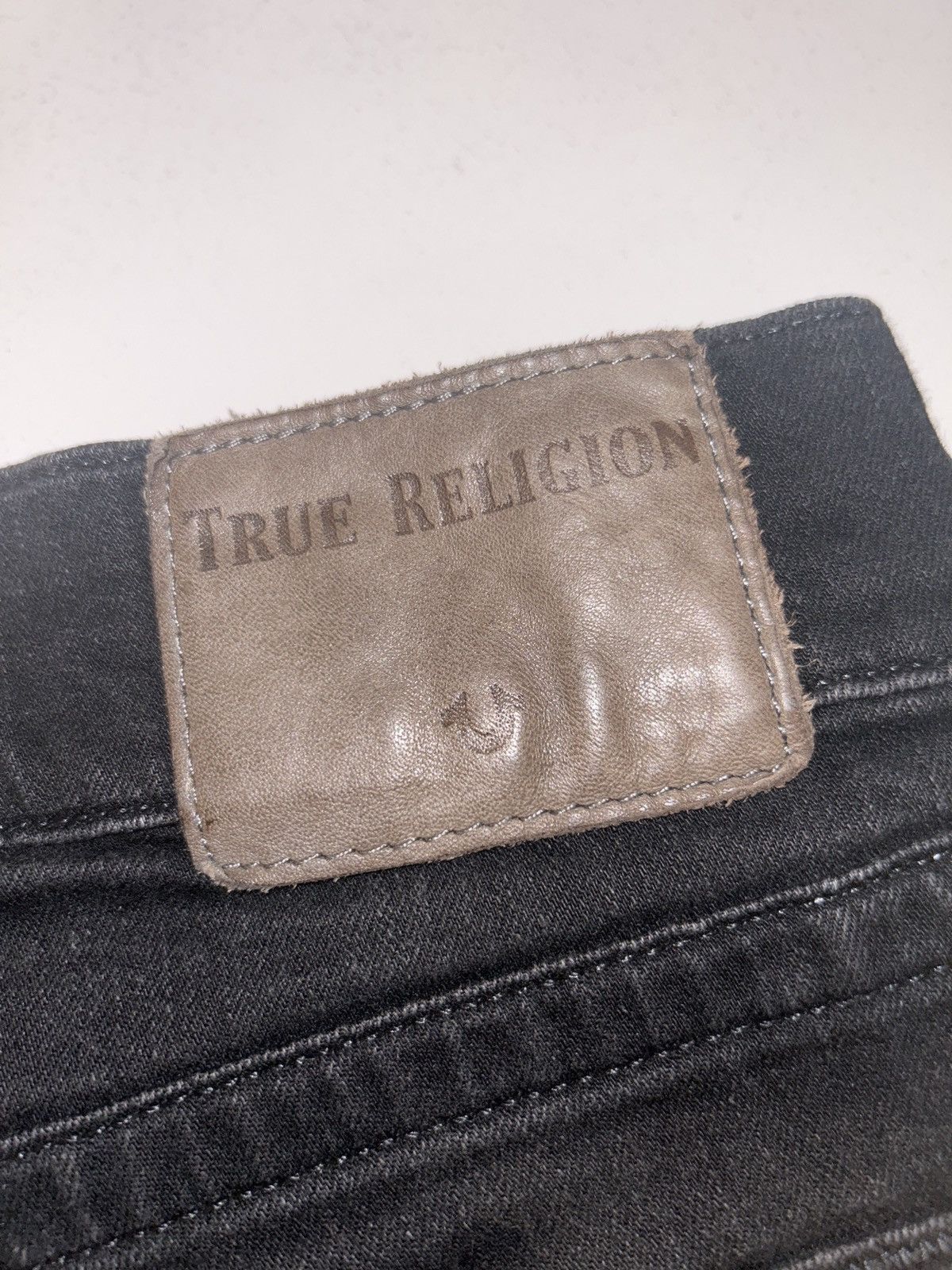 True Religion *RARE* True Religion Embroidered Scorpion Novelty Shorts Size US 33 - 4 Thumbnail