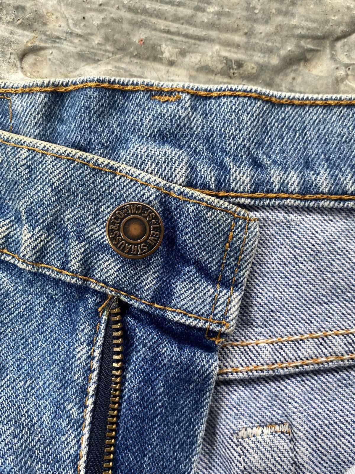 Levi's 🔥OFFER NOW 🔥 Vintage 90’s LEVI’S 501 Made in USA Jean Size US 31 - 8 Thumbnail