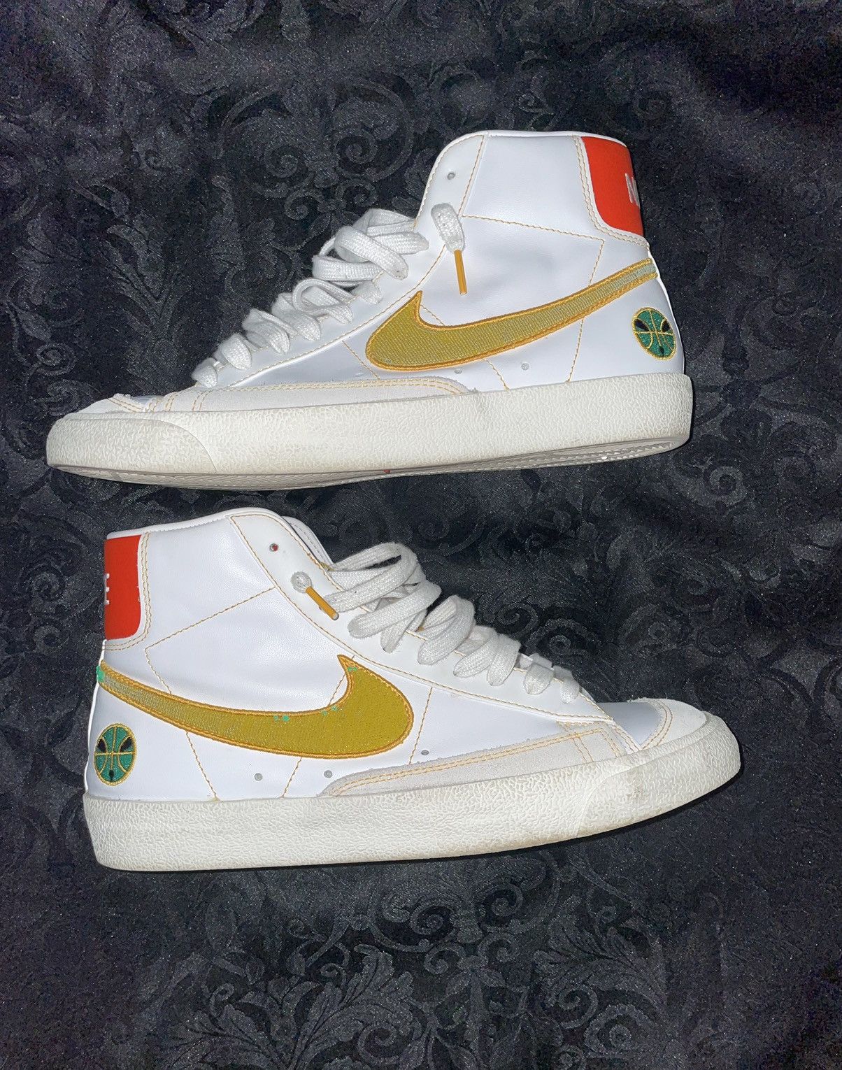blazer mid 77 raygun