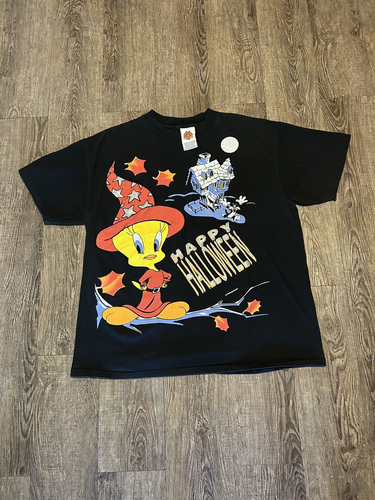Vintage VTG single stitch Tweety Bird Halloween Looney Tunes Shirt Size US XL / EU 56 / 4 - 1 Thumbnail