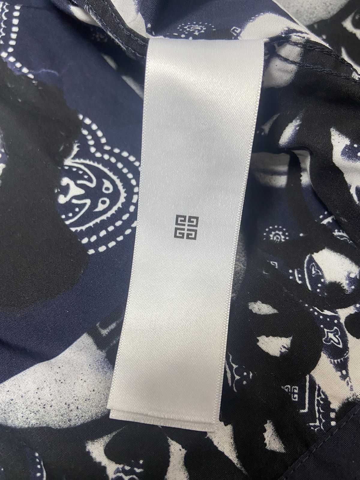 Givenchy 41 Givenchy X Chito Oversized bandana shirt jacket Size US L / EU 52-54 / 3 - 4 Thumbnail