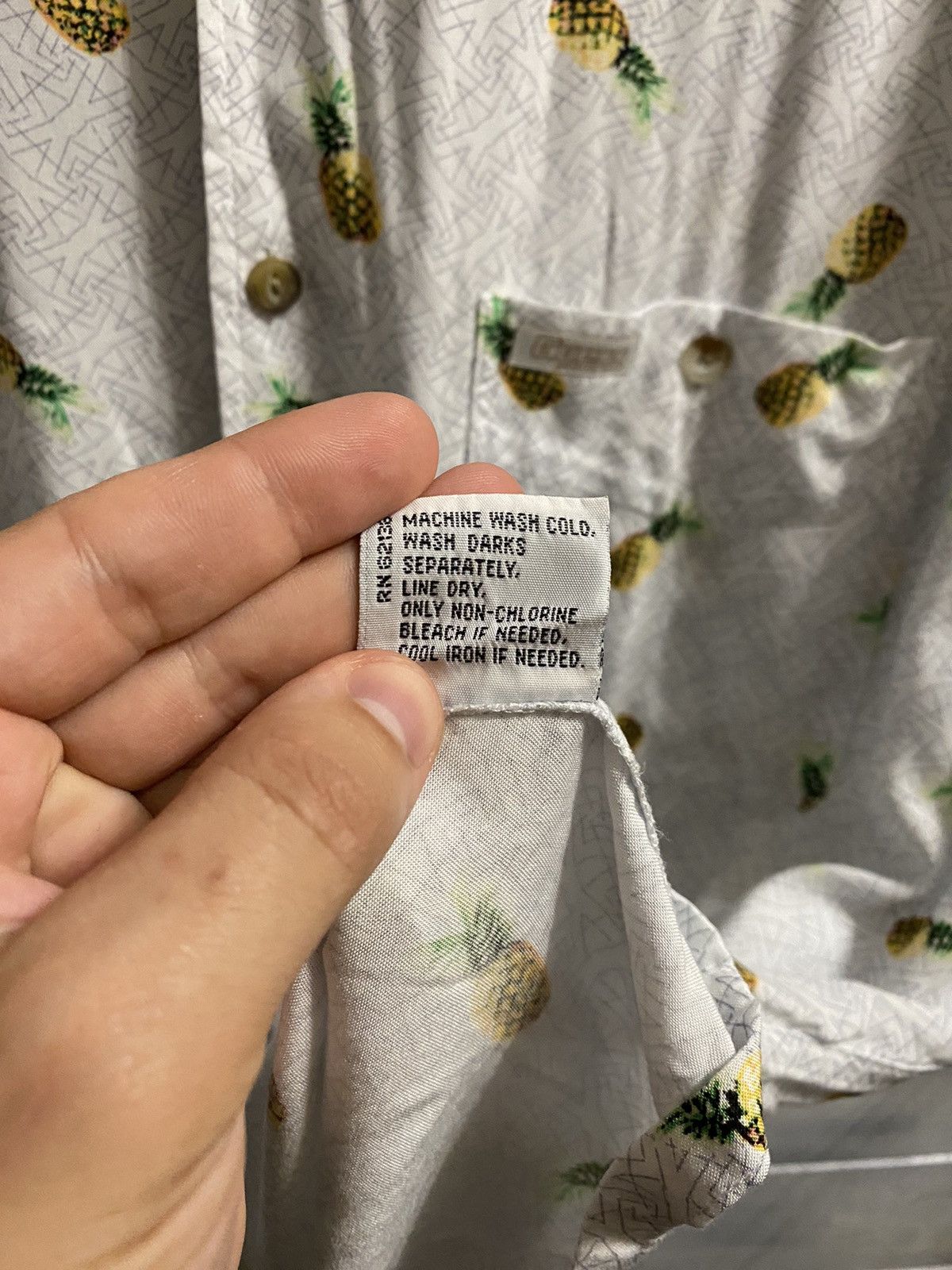 Guess Rare Vintage Shirt GUESS USA Hawaii Pineapple Shirt. Size US XL / EU 56 / 4 - 5 Thumbnail