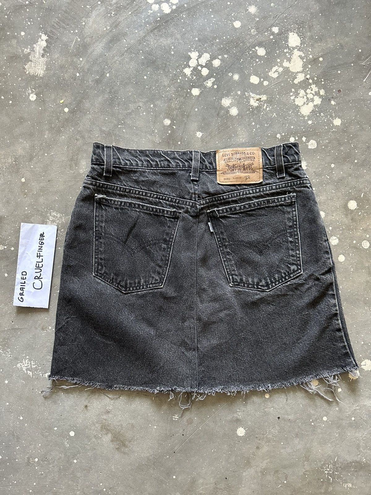 Levi's × Vintage Levi’s Mini Skirt Y2k Style Size 30" / US 8 / IT 44 - 1 Thumbnail