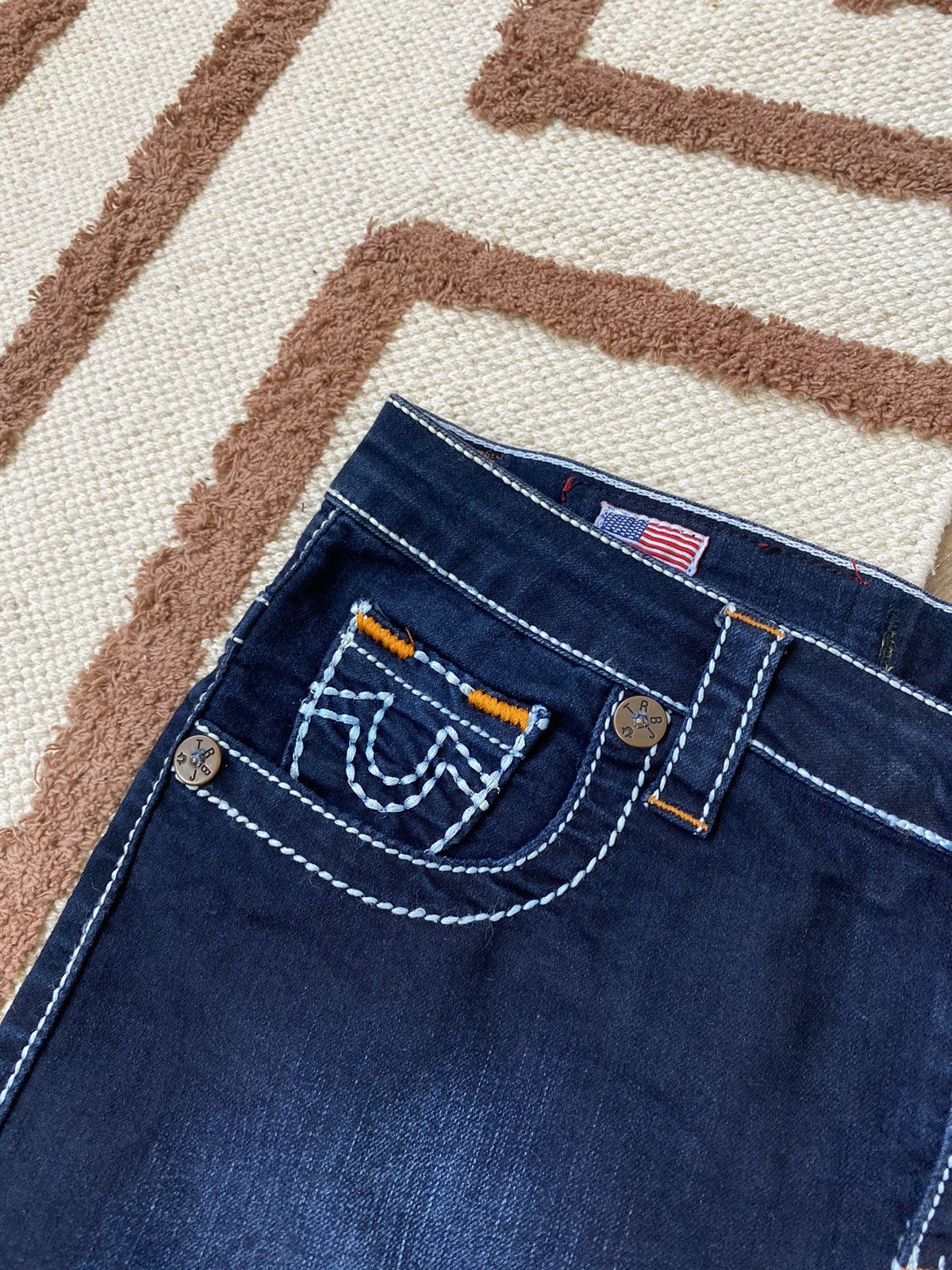 True Religion TRUE RELIGION DENIM CONTRAST STITCH MINI SKIRT Size 31" - 4 Thumbnail