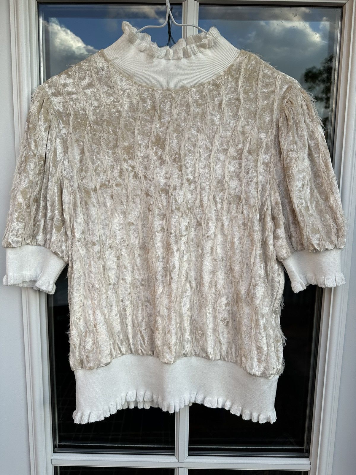 Japanese Brand × Miu Miu × Vintage Vintage Miu Miu Gorgeous Feather shining knit shirt blouse Size M / US 6-8 / IT 42-44 - 2 Thumbnail