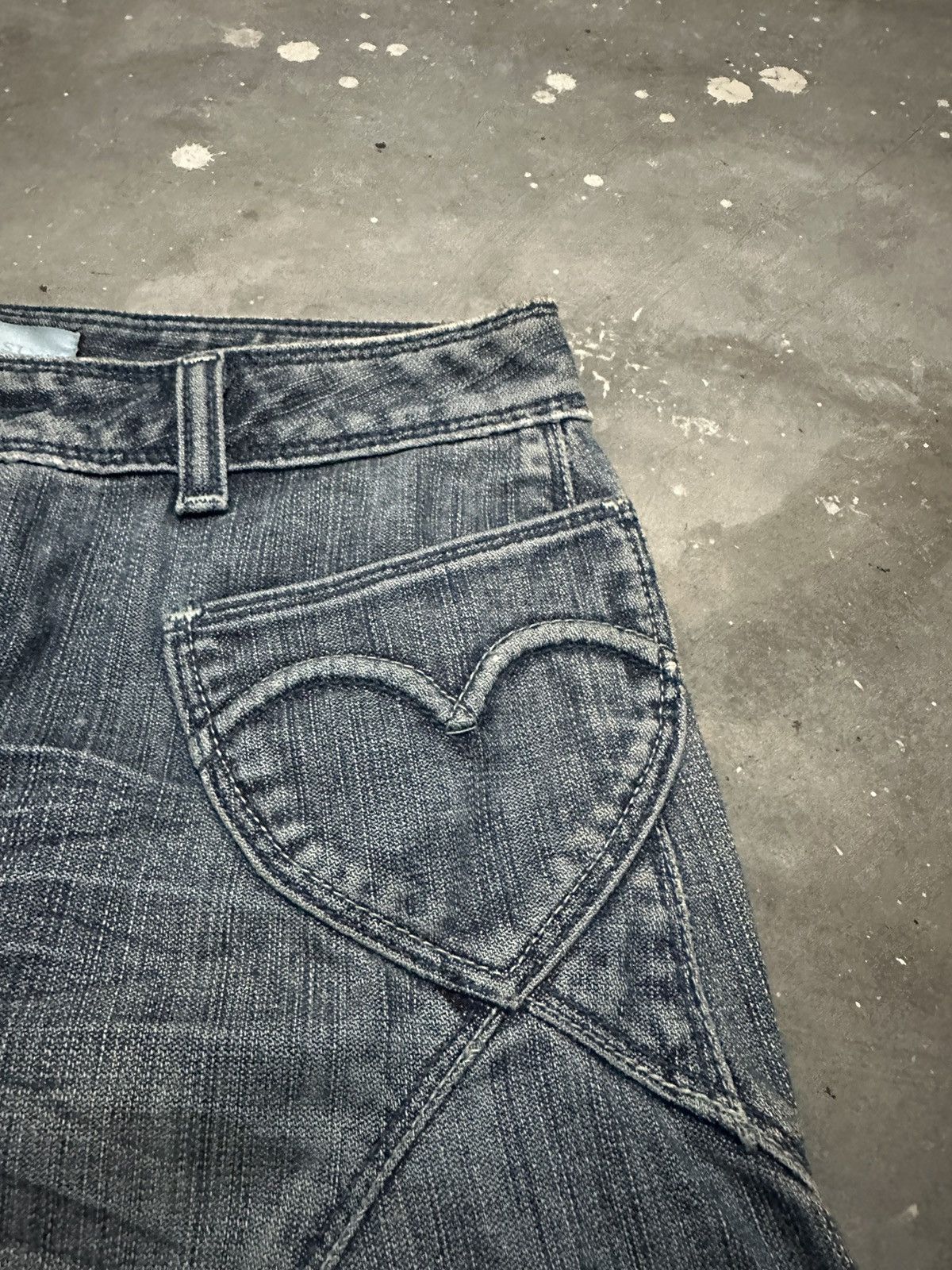 Levi's Y2k Style Levi’s Mini Skirt Love Pocket Design Size 28" / US 6 / IT 42 - 2 Thumbnail