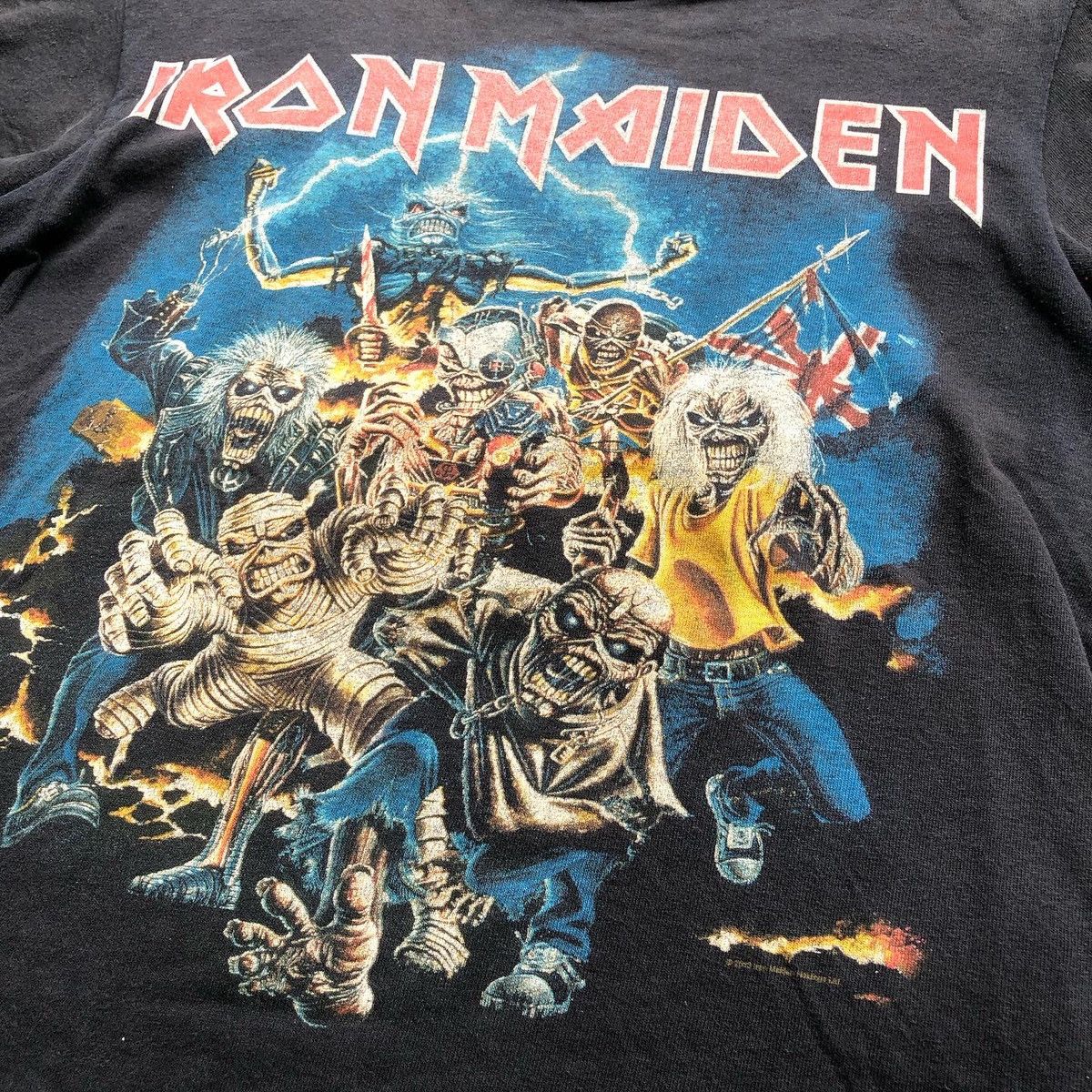 🔥🔥Rare Vintage 00’s Iron Maiden Distressed T-shirt