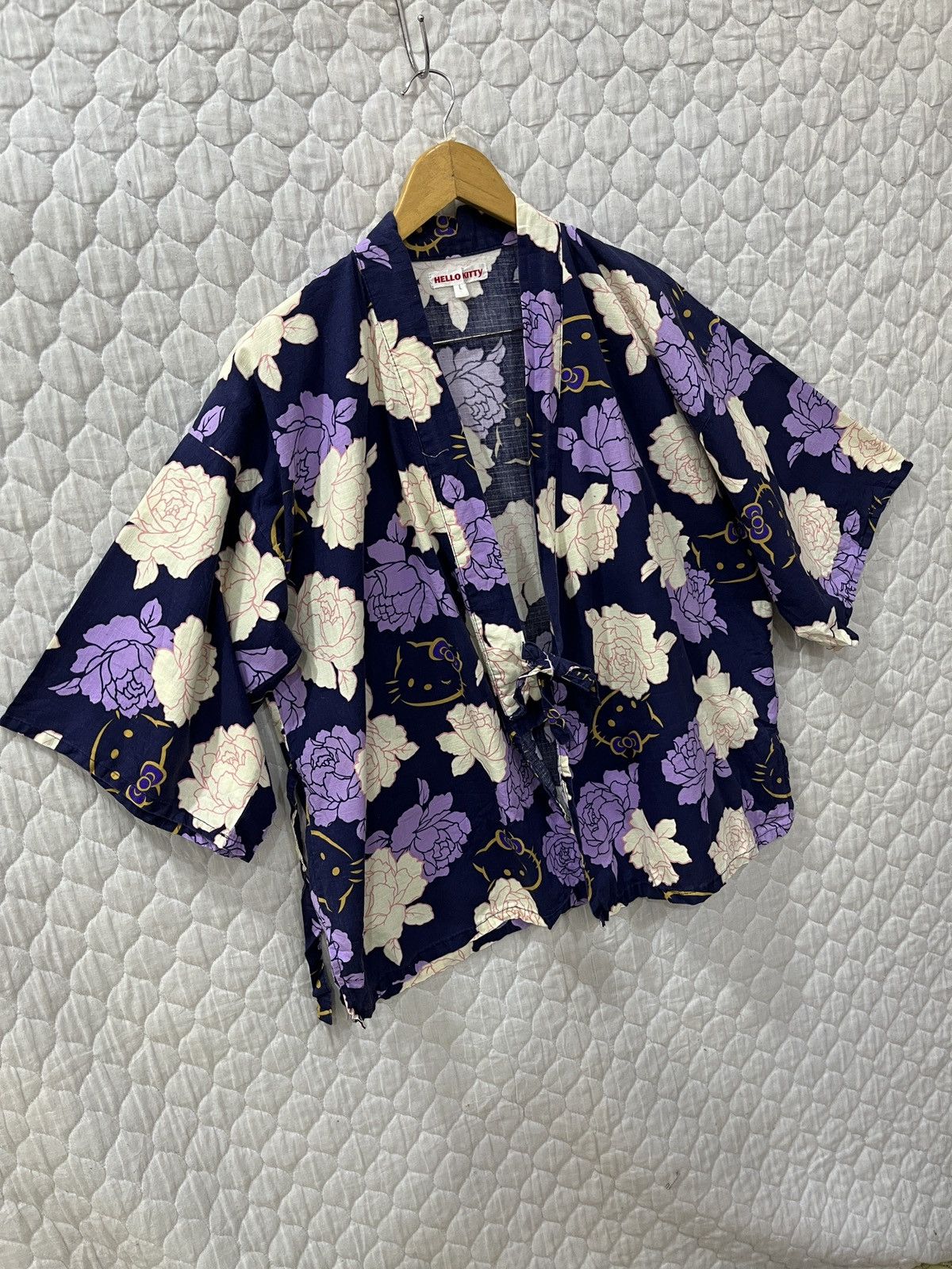 Anime (Uuuu) 🔥💣 ANIME JAPAN HELLO KITTY FULLPRINT KIMONO Size L / US 10 / IT 46 - 3 Thumbnail
