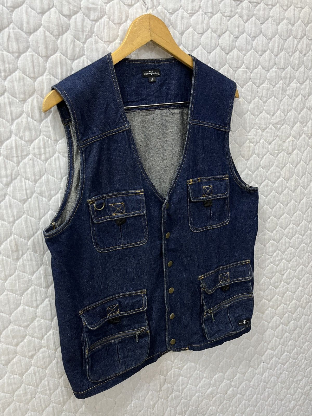 If Six Was Nine (Ssss). ARCHIVE BLOOM ON THE GLOBE DENIM VEST Size US M / EU 48-50 / 2 - 3 Thumbnail