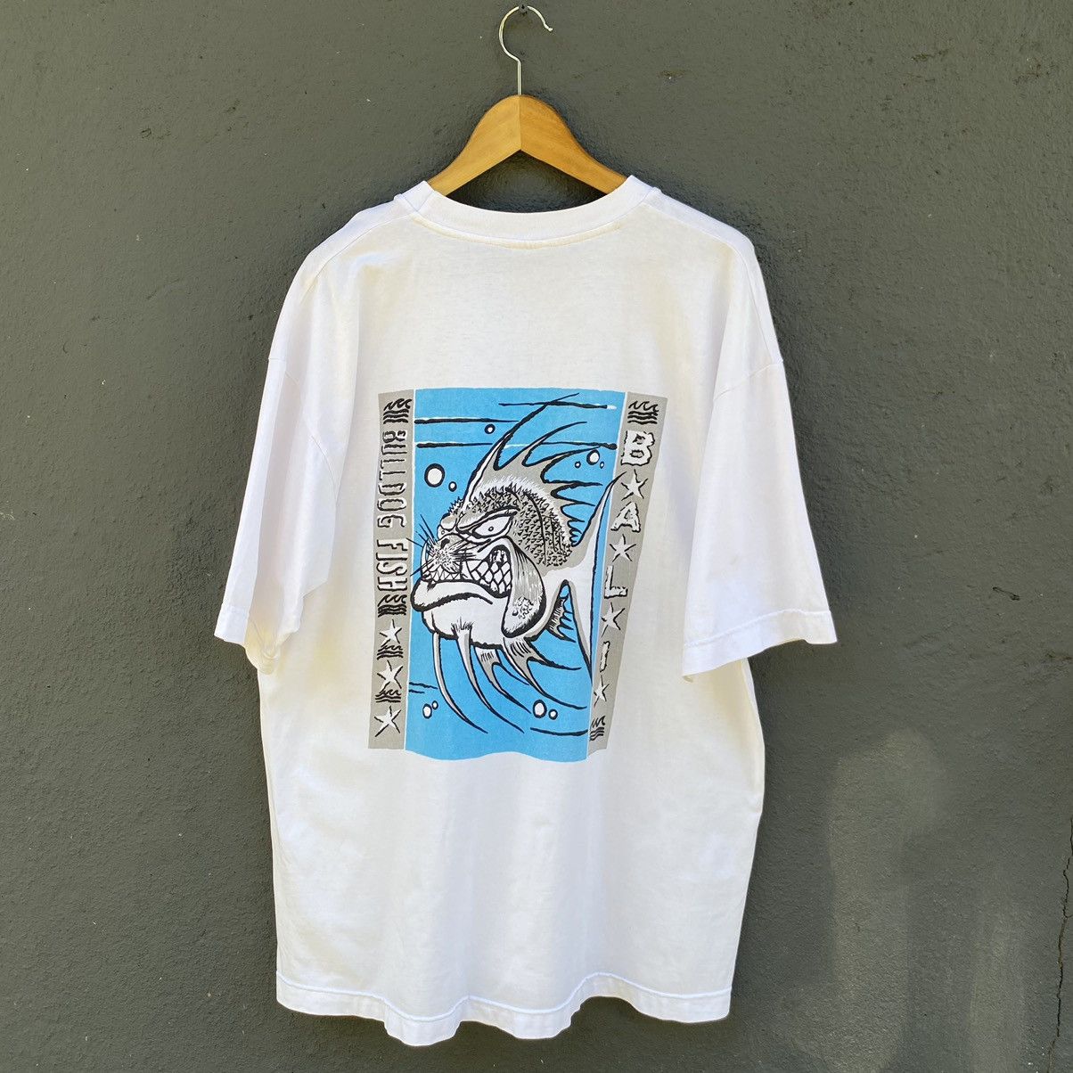 Vintage Vintage 90s Bulldog Fish Bali Surf ERD GRUNGE THRASHED TEE Size US XXL / EU 58 / 5 - 1 Thumbnail