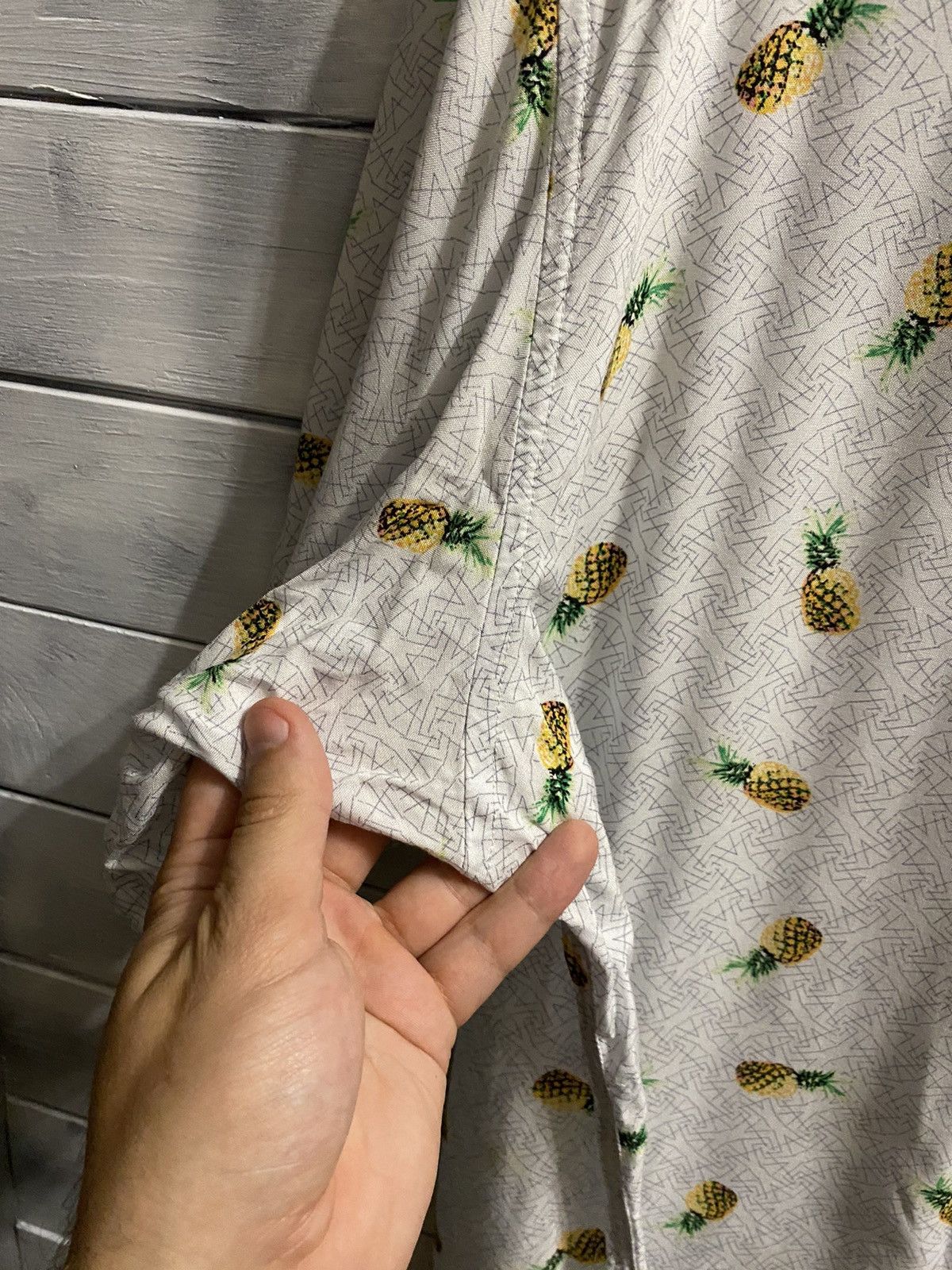 Guess Rare Vintage Shirt GUESS USA Hawaii Pineapple Shirt. Size US XL / EU 56 / 4 - 6 Thumbnail
