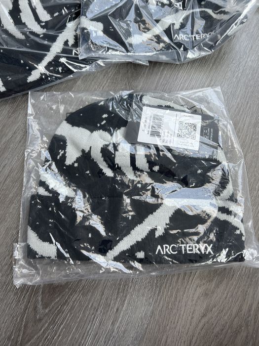 Arc'Teryx Arc'teryx Grotto Toque Beanie Orca | Grailed