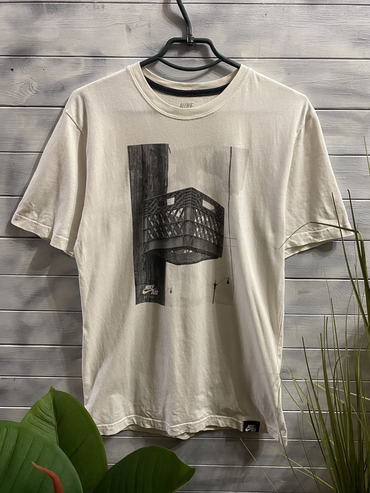 Nike Rare T-Shirt Nike Air Force 1 Basketball Y2K style. Size US M / EU 48-50 / 2 - 1 Thumbnail
