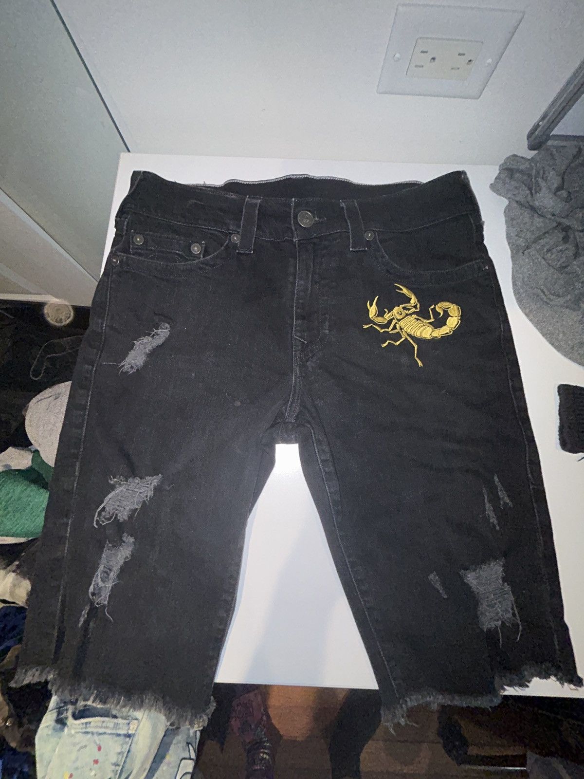 True Religion *RARE* True Religion Embroidered Scorpion Novelty Shorts Size US 33 - 1 Thumbnail