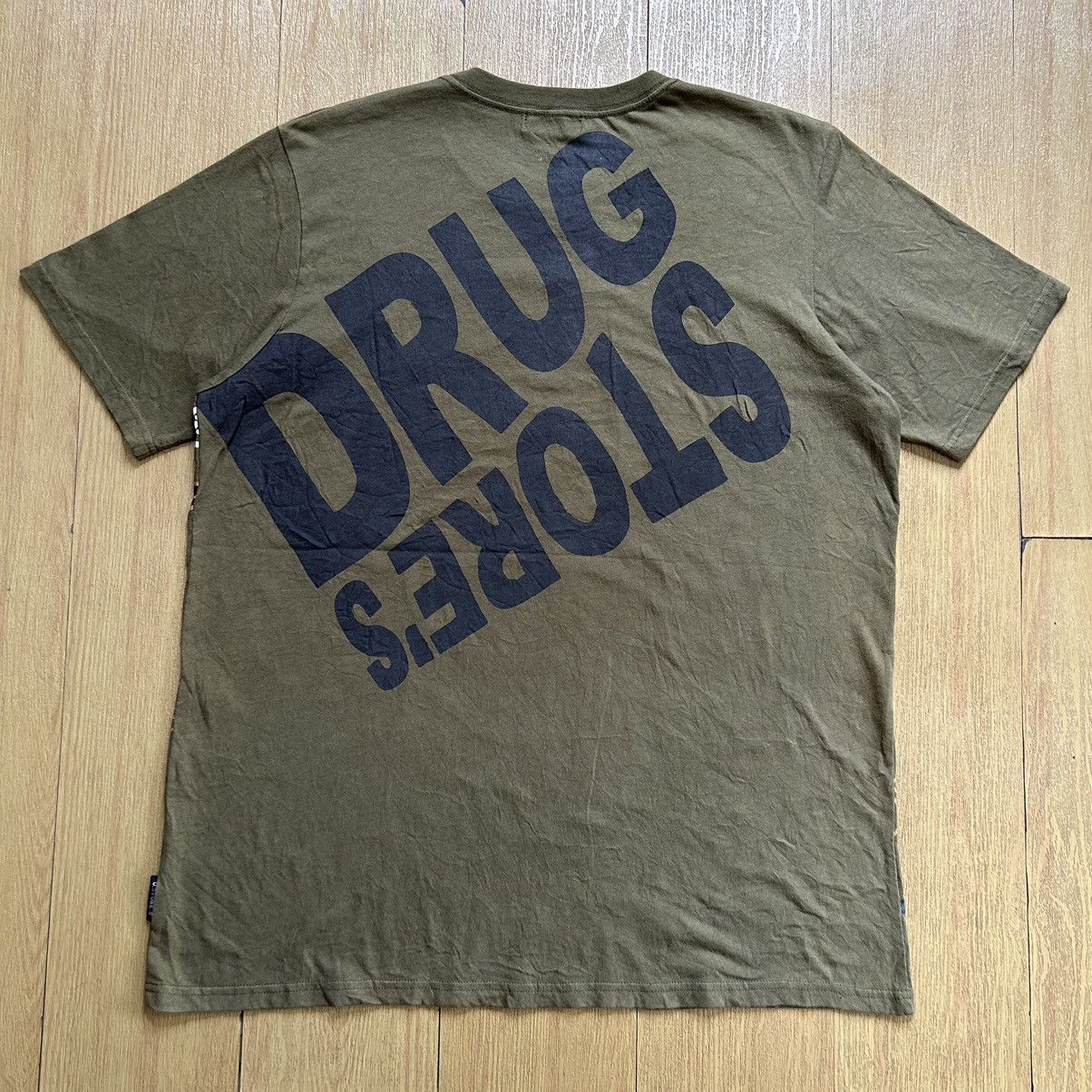Japanese Brand 🔥RARE Drug Store Pig Big Logo Spell Out Full Print T-shirts Size US L / EU 52-54 / 3 - 2 Thumbnail