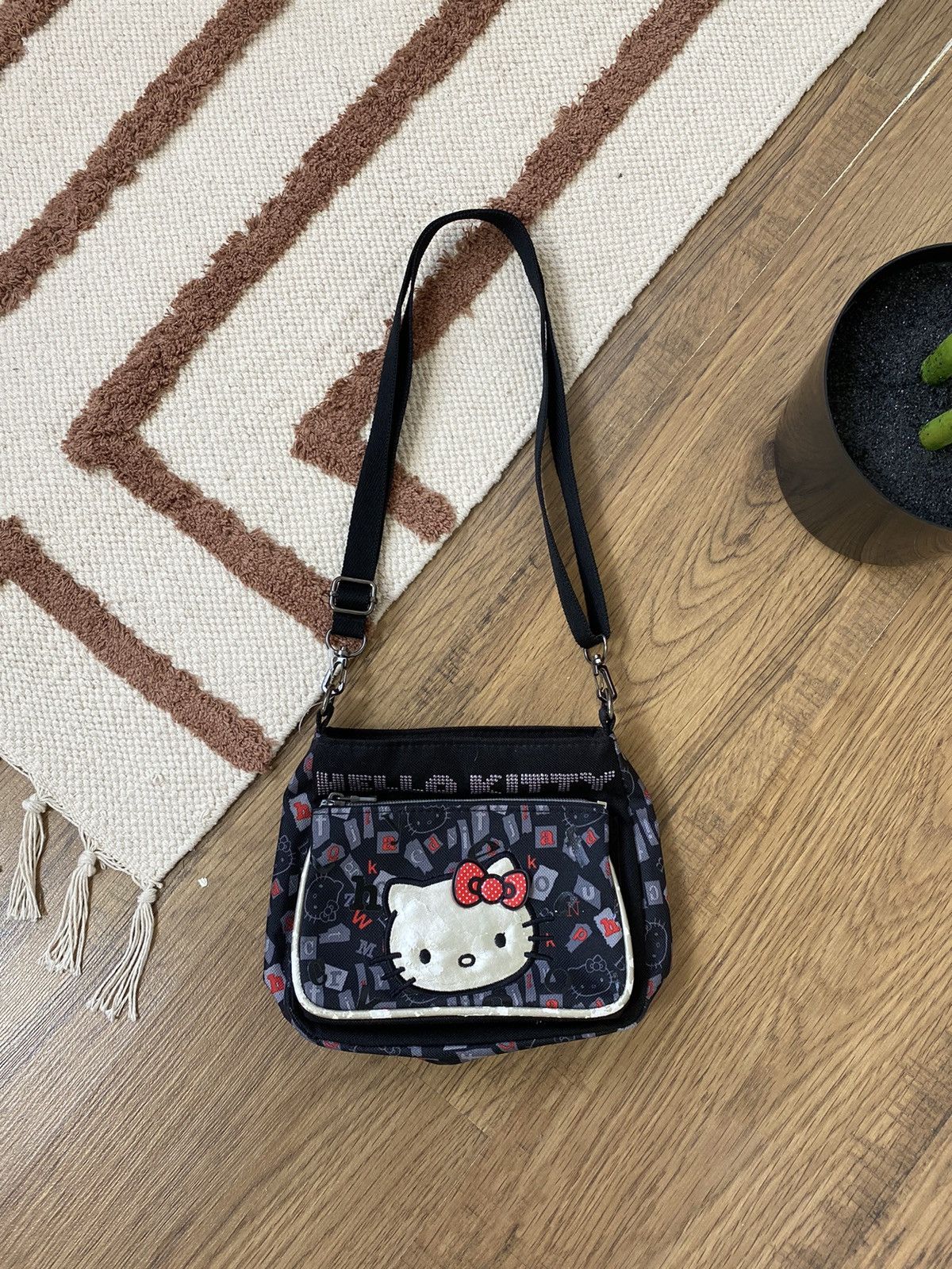 Cartoon Network HELLO KITTY MONOGRAM MESSENGER BAG Size ONE SIZE - 1 Thumbnail