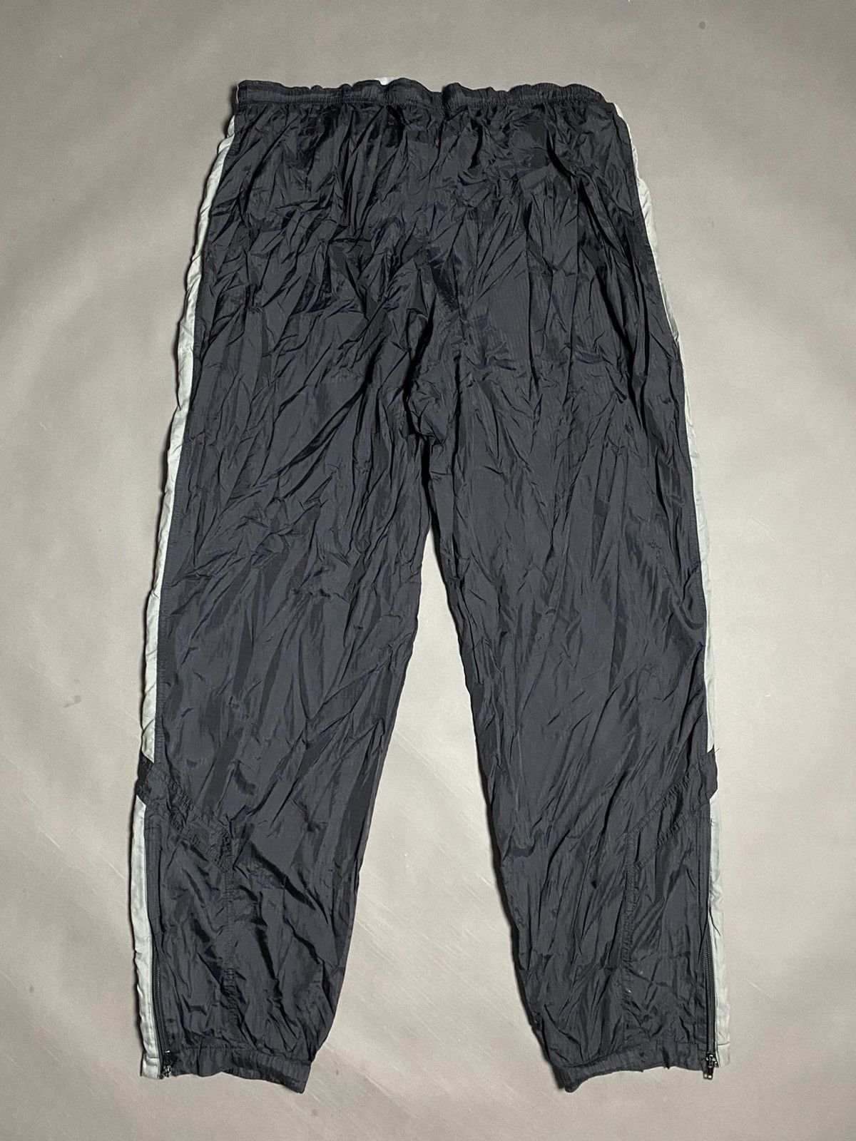 Nike × Vintage Nike vintage black nylon track pants parachute small swoosh Size US 34 / EU 50 - 5 Thumbnail