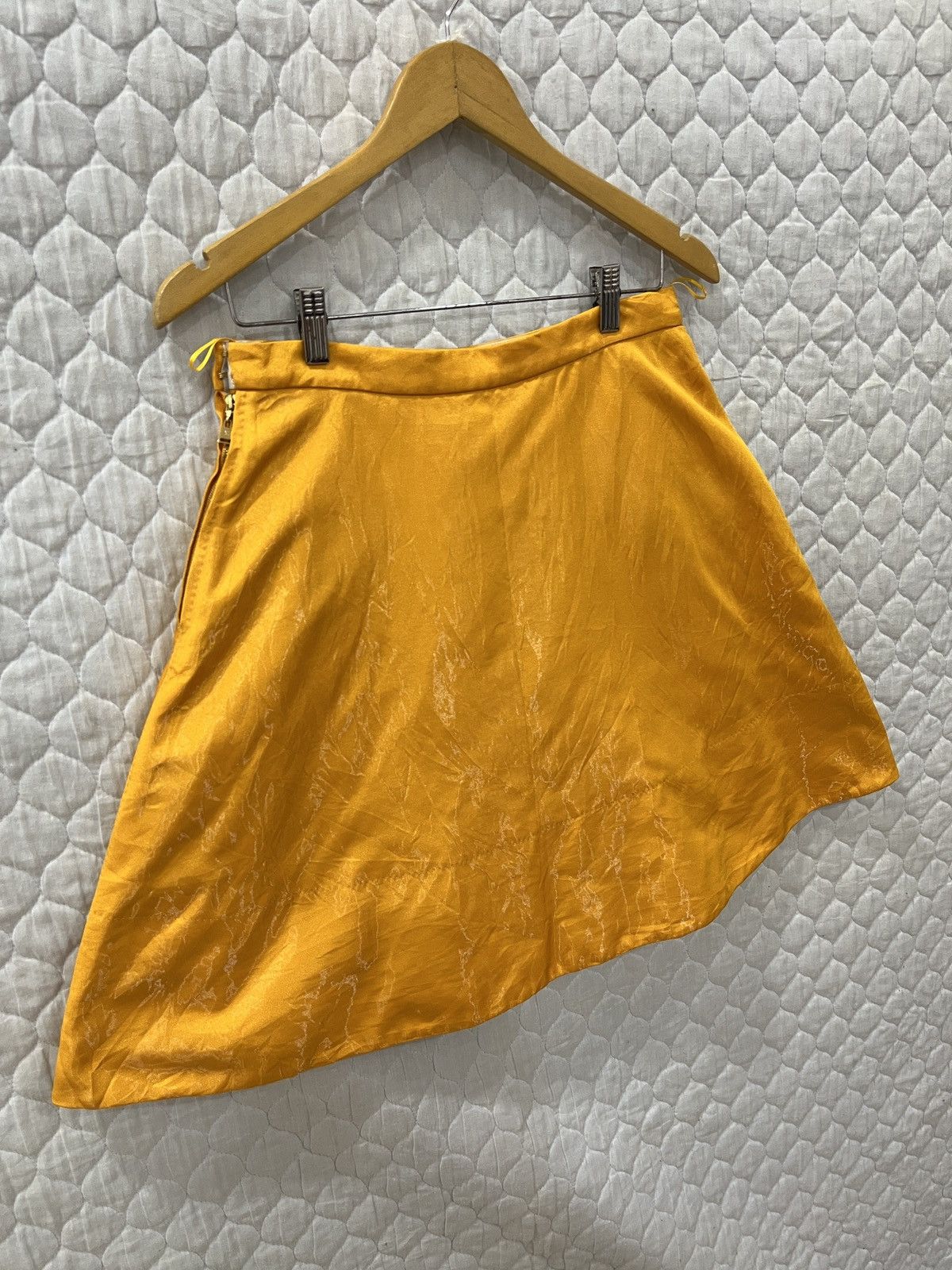 Louis Vuitton (Qqqq). LOUIS VUITTON SHINE SKIRTS Size 28" / US 6 / IT 42 - 7 Thumbnail