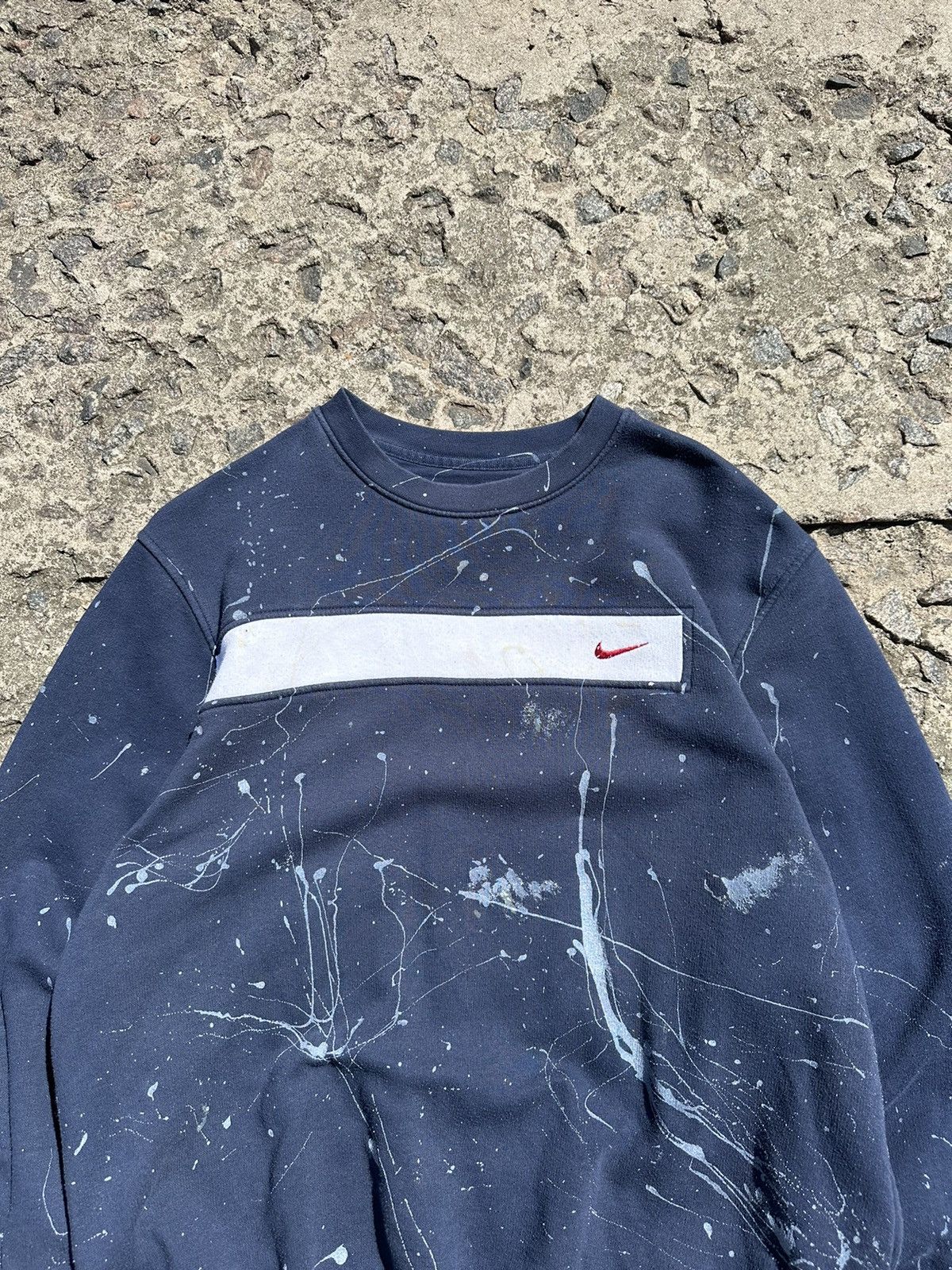 Nike × Vintage Vintage 00s Nike Painted Faded Sweatshirt Size US S / EU 44-46 / 1 - 2 Thumbnail