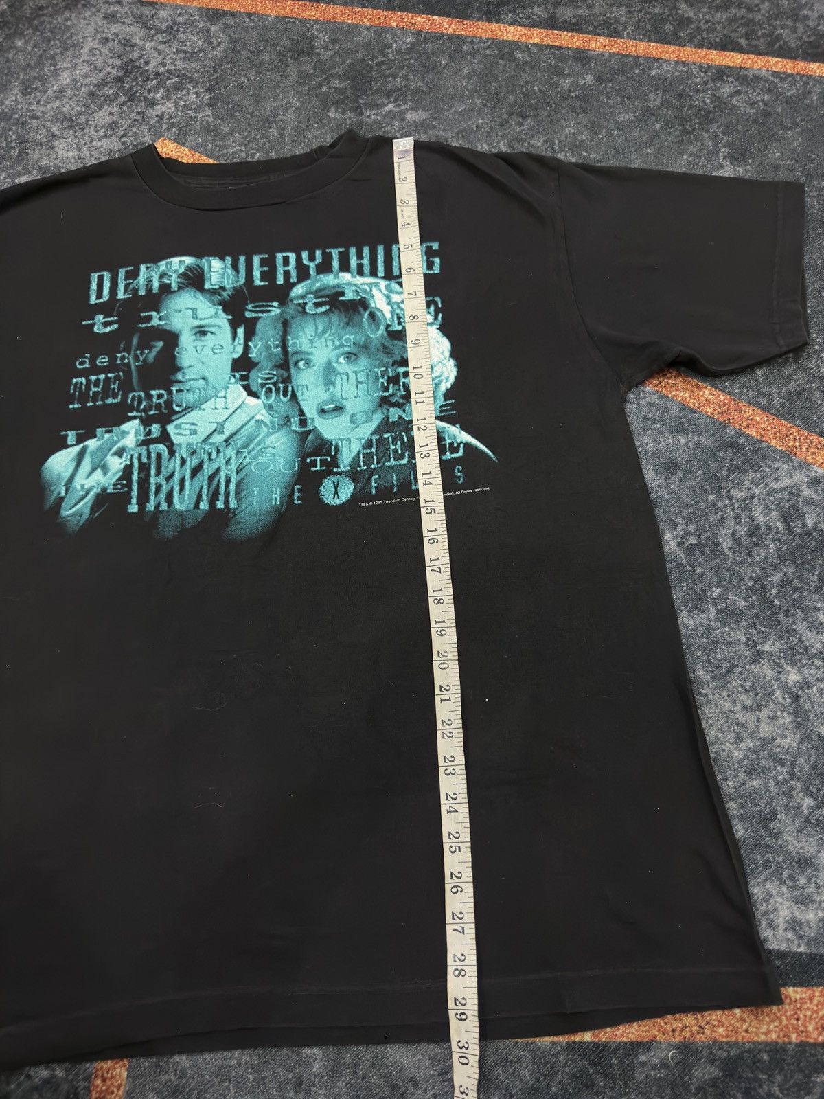 Vintage Vintage The X Files ©️1995 Century Fox Tshirt A43 Size US L / EU 52-54 / 3 - 6 Thumbnail