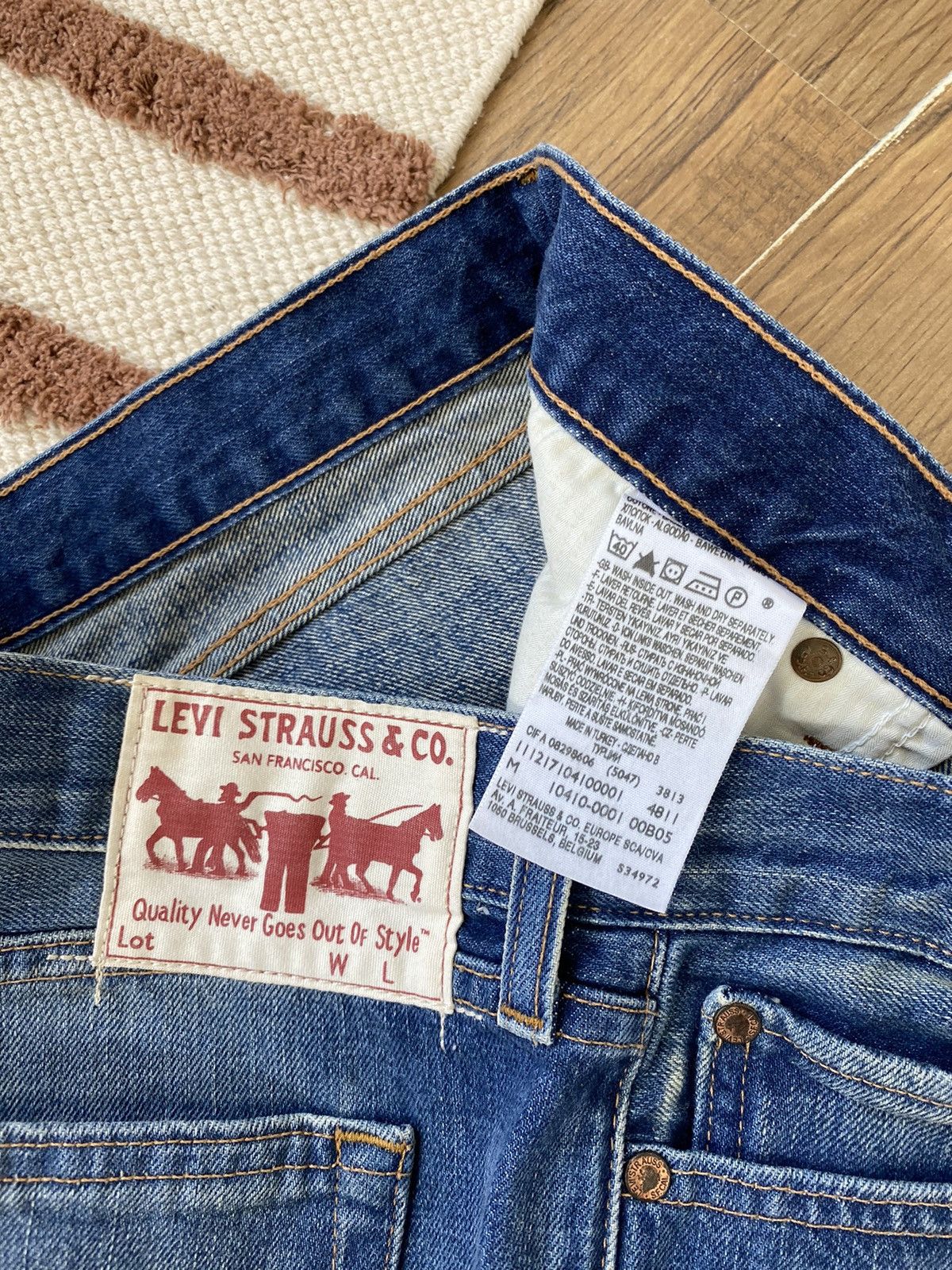 Levi's VINTAGE LEVI’S WASHED BLUE MINI SKIRT Size 34" / US 12 / IT 48 - 5 Thumbnail
