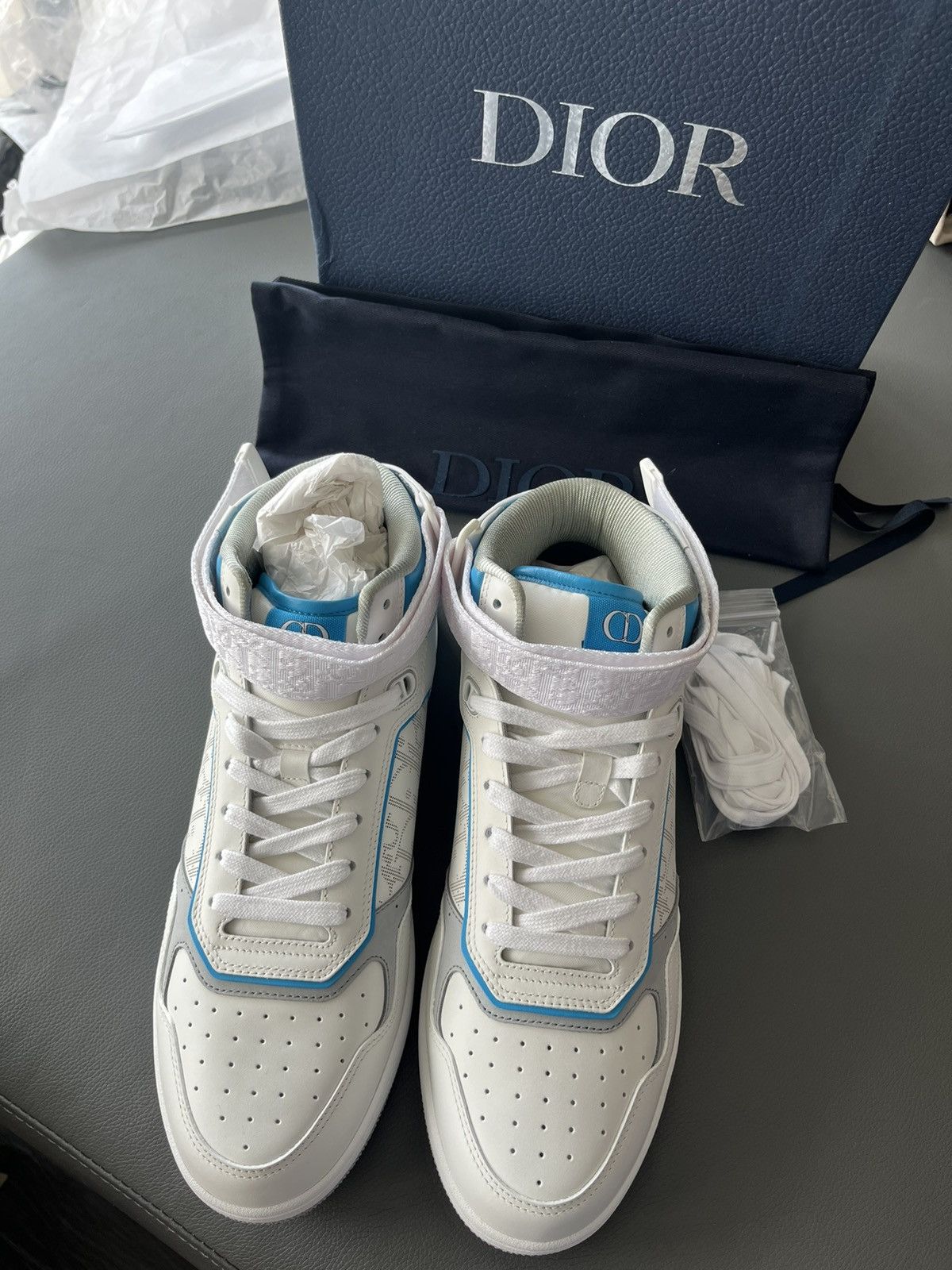 Dior Brand New Limited Edition Dior Logo Sneaker Size US 11 / EU 44 - 2 Thumbnail
