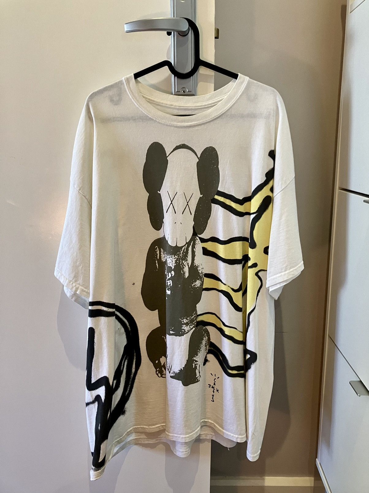 travis scott fragment kaws t shirt