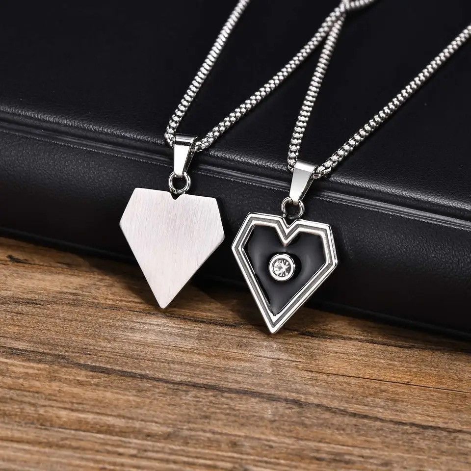 Jewelry Creative Heart Triangle Pendant Necklace Size ONE SIZE - 4 Thumbnail