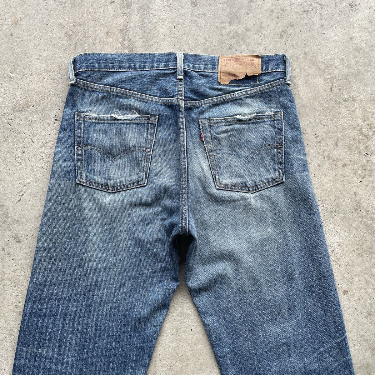 Levi's Vintage Clothing Vintage Levi’s 502 Big E Faded Selvedge Denim Jeans Pants Size US 32 / EU 48 - 14 Thumbnail