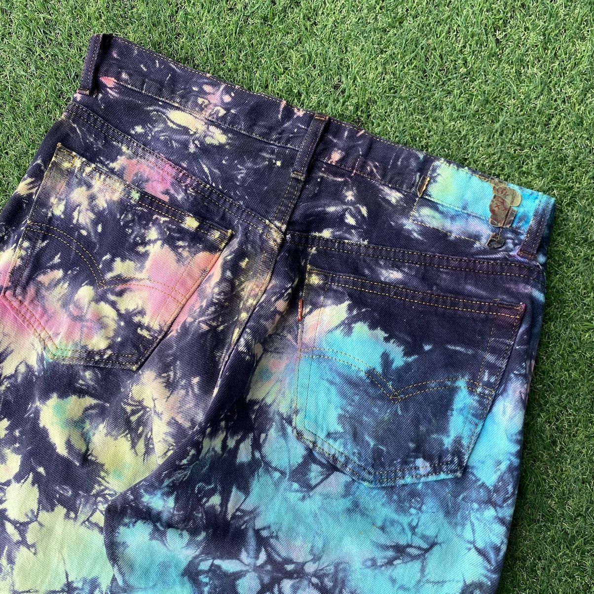 Levi's Thrashed Vintage 80s Levis 501 Tie Dye ERD GRUNGE JEANS Size US 32 / EU 48 - 7 Thumbnail