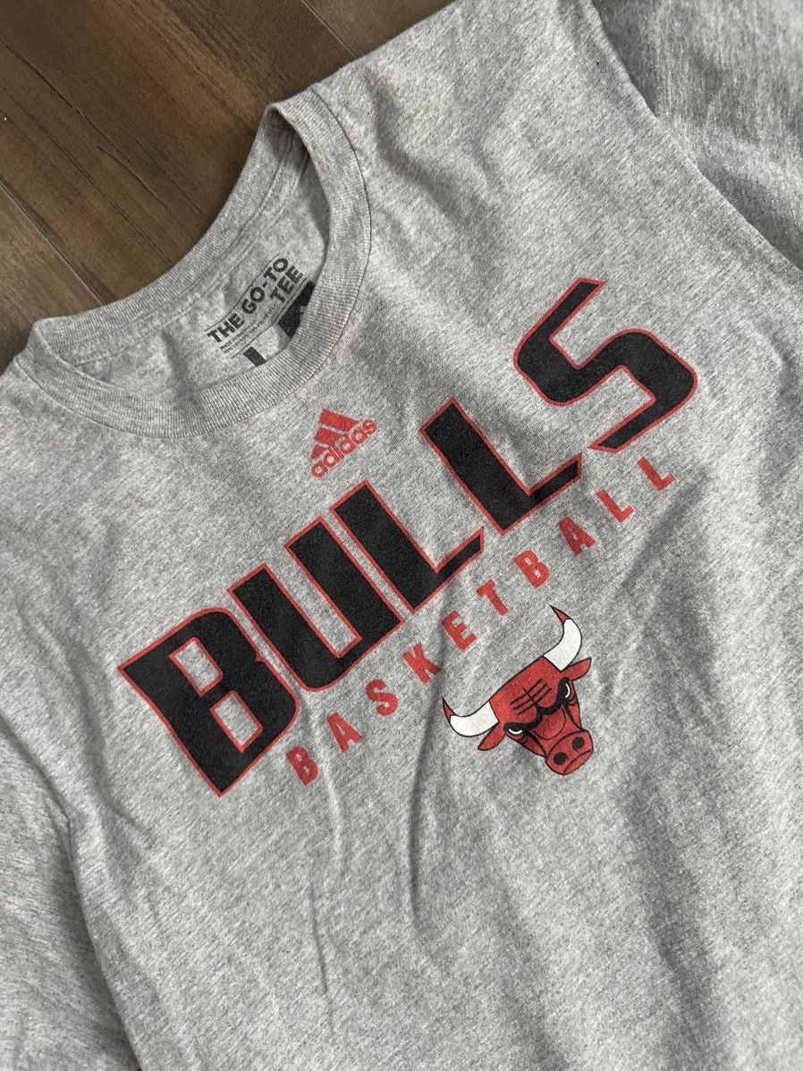 Adidas × Vintage Vintage Addidas Bulls T Shirt Size US L / EU 52-54 / 3 - 2 Thumbnail
