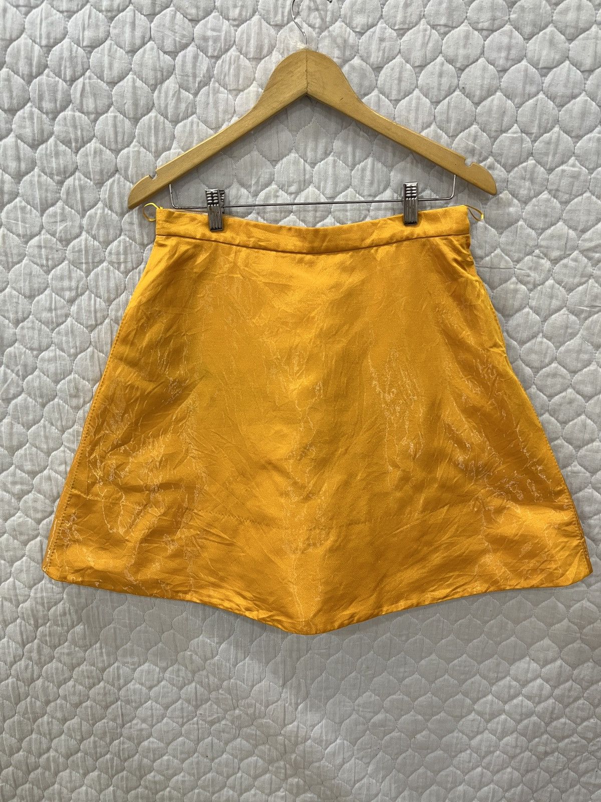 Louis Vuitton (Qqqq). LOUIS VUITTON SHINE SKIRTS Size 28" / US 6 / IT 42 - 2 Thumbnail