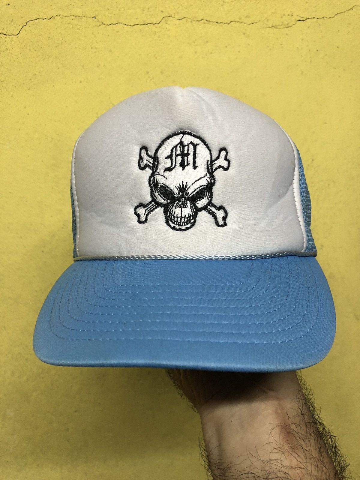 SKULLS LOGO MESH CAP