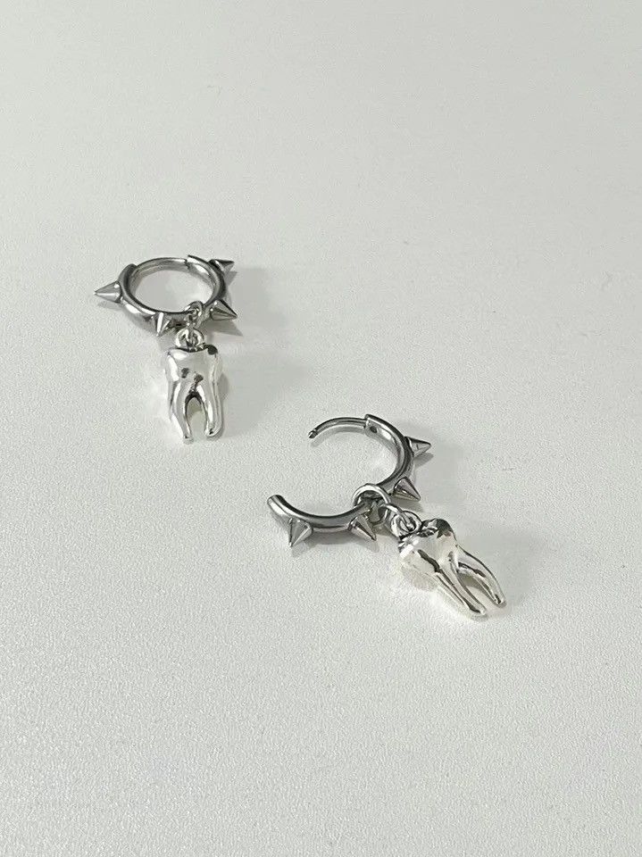 Jewelry Tooth Stud Earrings Size ONE SIZE - 3 Thumbnail