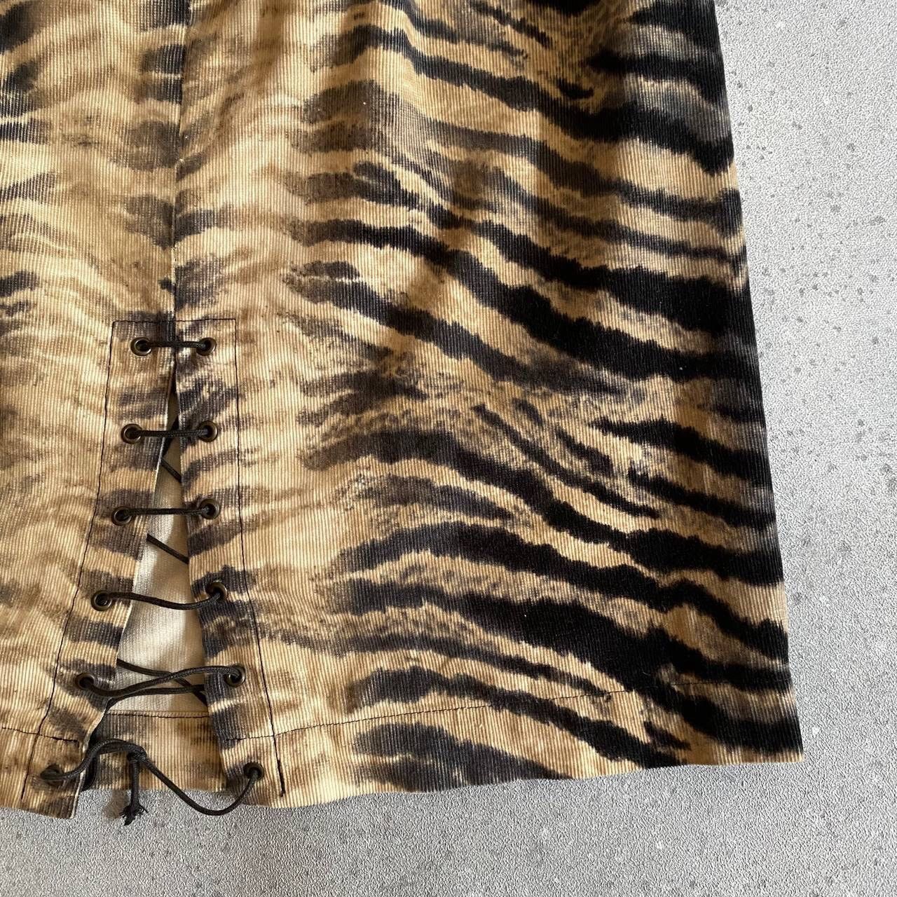 Pierre Balmain × Vintage 90s Pierre Balmain Paris Vintage Tiger Print Skirt Size 26" / US 2 / IT 38 - 5 Thumbnail